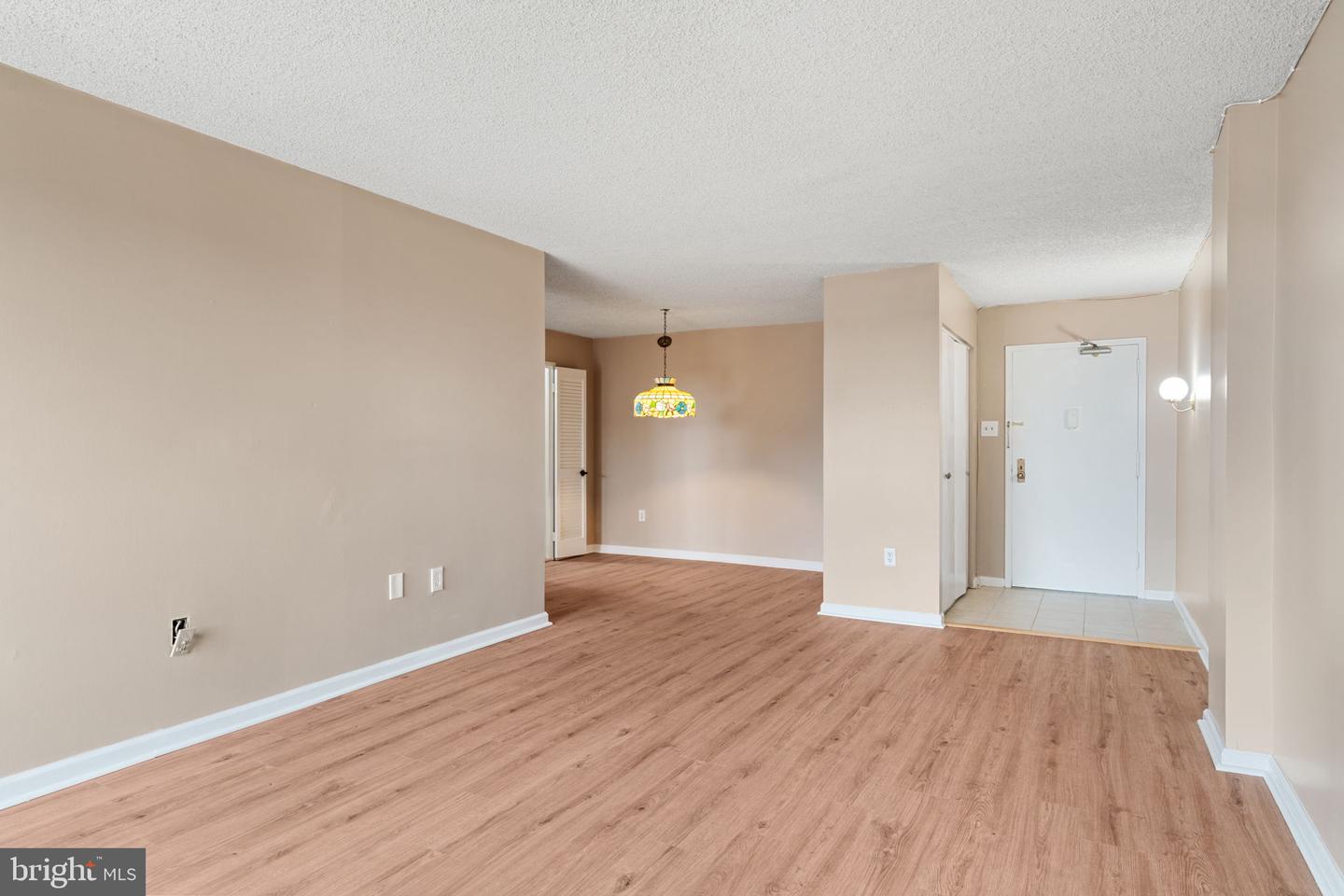 5300 HOLMES RUN PKWY #812, ALEXANDRIA, Virginia 22304, 1 Bedroom Bedrooms, 4 Rooms Rooms,1 BathroomBathrooms,Residential,For sale,5300 HOLMES RUN PKWY #812,VAAX2052652 MLS # VAAX2052652