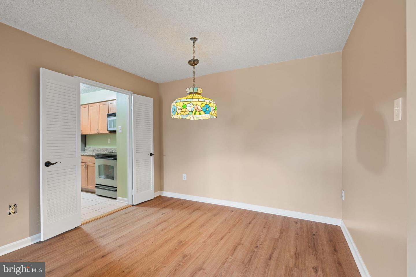 5300 HOLMES RUN PKWY #812, ALEXANDRIA, Virginia 22304, 1 Bedroom Bedrooms, 4 Rooms Rooms,1 BathroomBathrooms,Residential,For sale,5300 HOLMES RUN PKWY #812,VAAX2052652 MLS # VAAX2052652