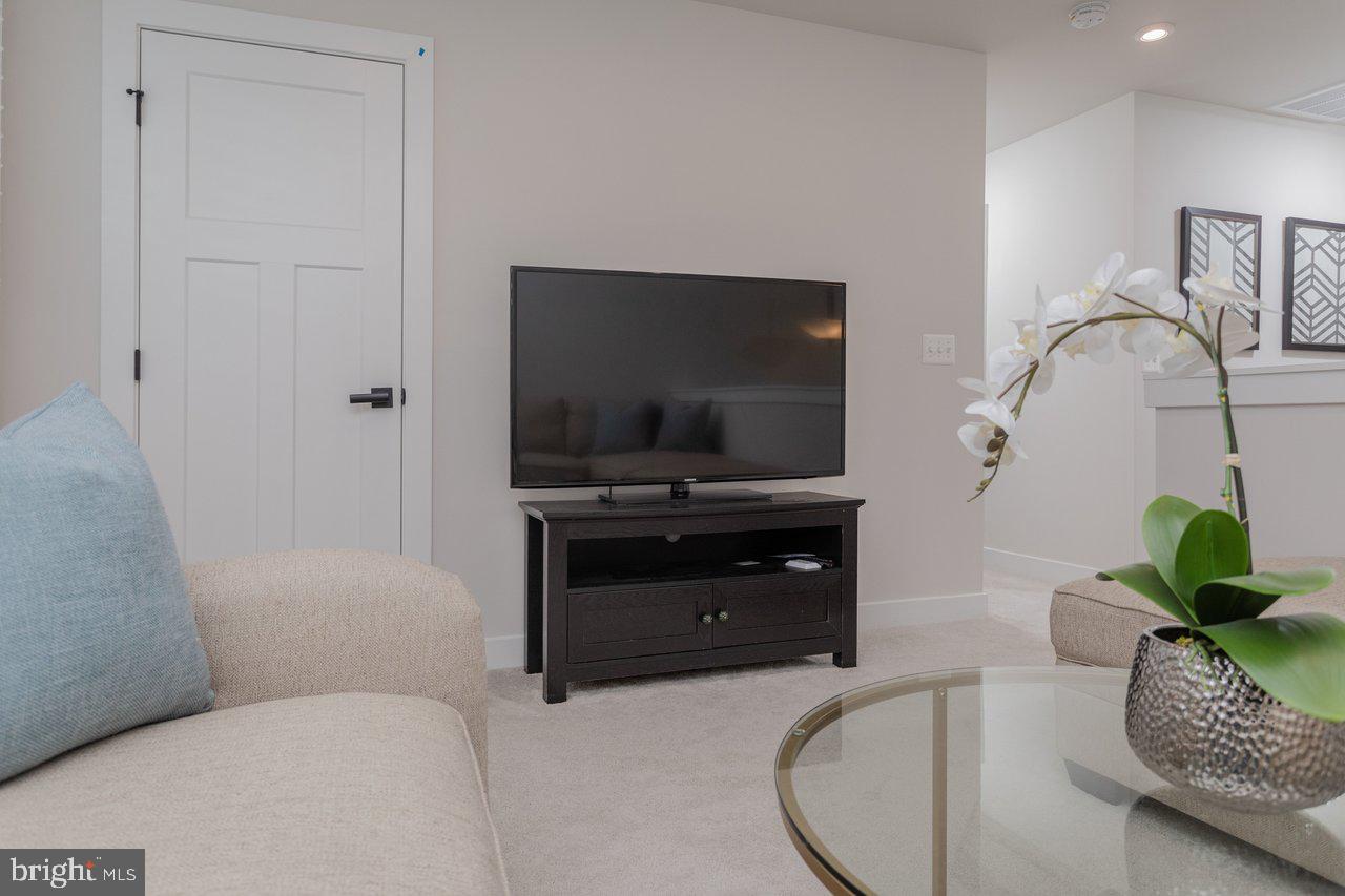 2754 RIDGE HAVEN DR, ROCKINGHAM, Virginia 22801, 4 Bedrooms Bedrooms, ,2 BathroomsBathrooms,Residential,For sale,2754 RIDGE HAVEN DR,VARO2002772 MLS # VARO2002772