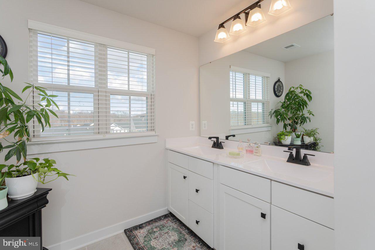 2754 RIDGE HAVEN DR, ROCKINGHAM, Virginia 22801, 4 Bedrooms Bedrooms, ,2 BathroomsBathrooms,Residential,For sale,2754 RIDGE HAVEN DR,VARO2002772 MLS # VARO2002772