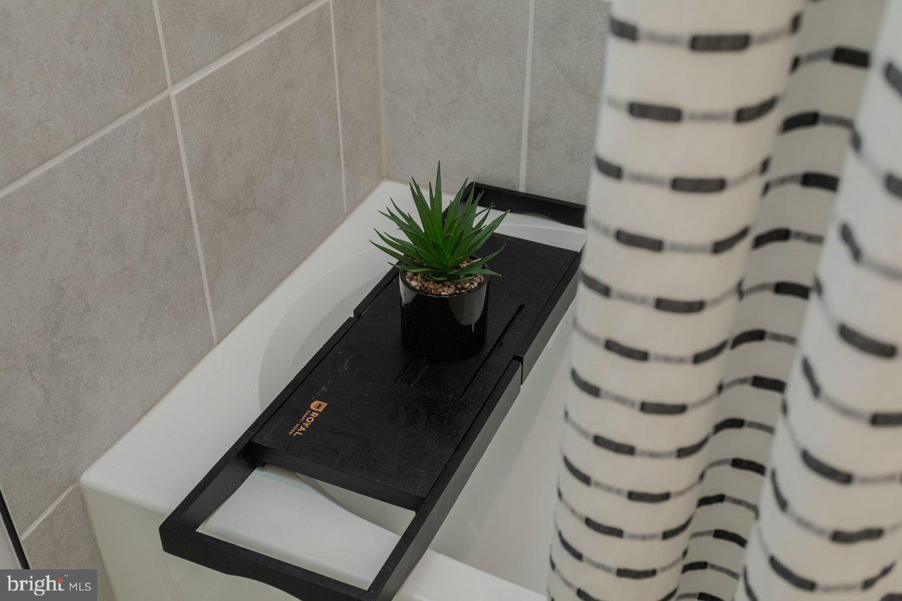 2754 RIDGE HAVEN DR, ROCKINGHAM, Virginia 22801, 4 Bedrooms Bedrooms, ,2 BathroomsBathrooms,Residential,For sale,2754 RIDGE HAVEN DR,VARO2002772 MLS # VARO2002772