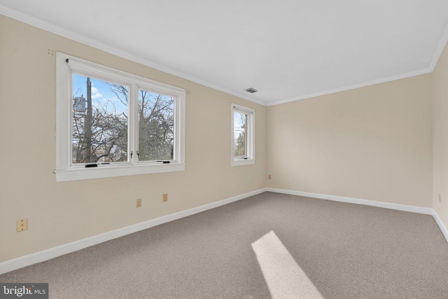 212 E MARSHALL ST, MIDDLEBURG, Virginia 20117, 3 Bedrooms Bedrooms, ,3 BathroomsBathrooms,Residential,For sale,212 E MARSHALL ST,VALO2113240 MLS # VALO2113240