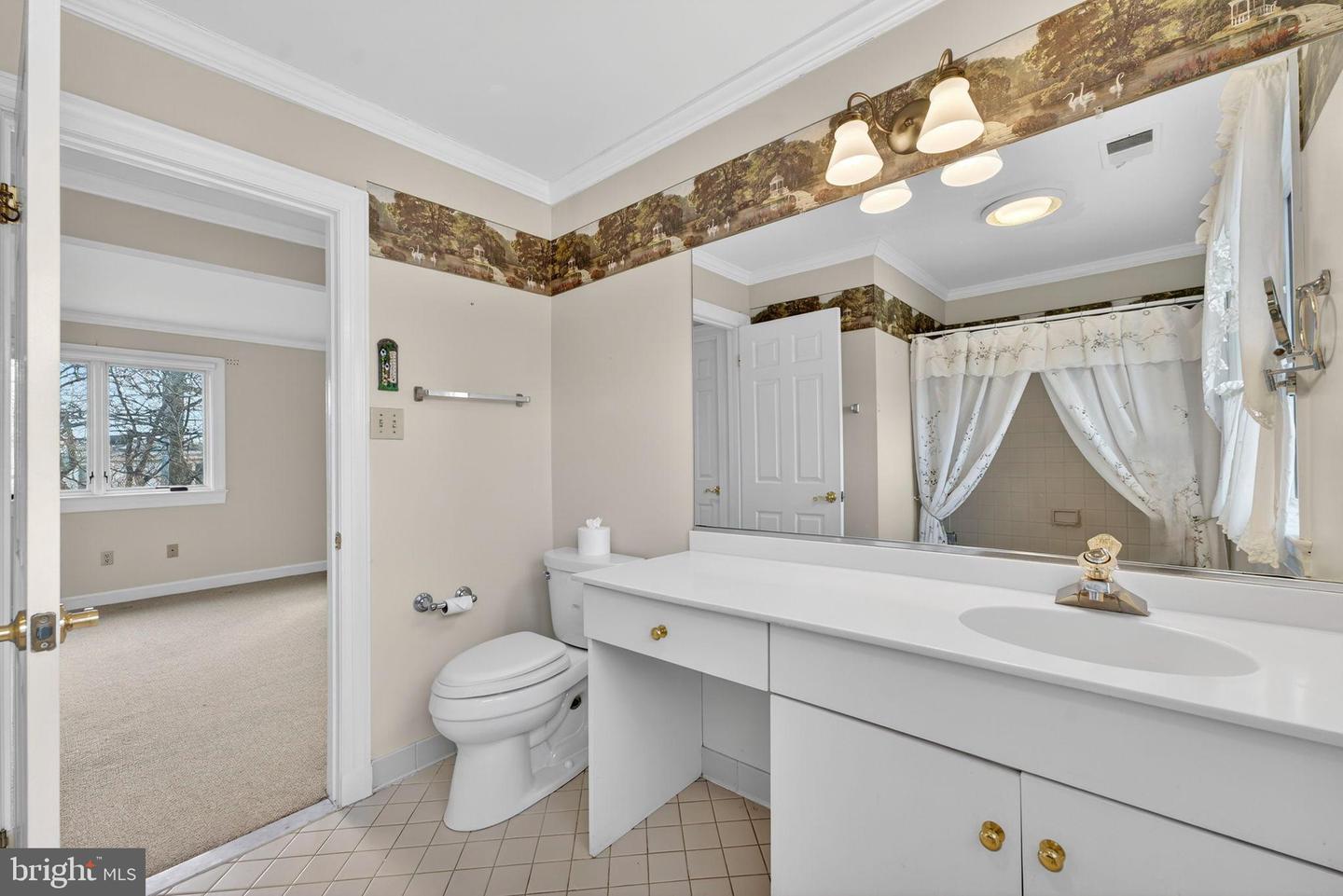 212 E MARSHALL ST, MIDDLEBURG, Virginia 20117, 3 Bedrooms Bedrooms, ,3 BathroomsBathrooms,Residential,For sale,212 E MARSHALL ST,VALO2113240 MLS # VALO2113240