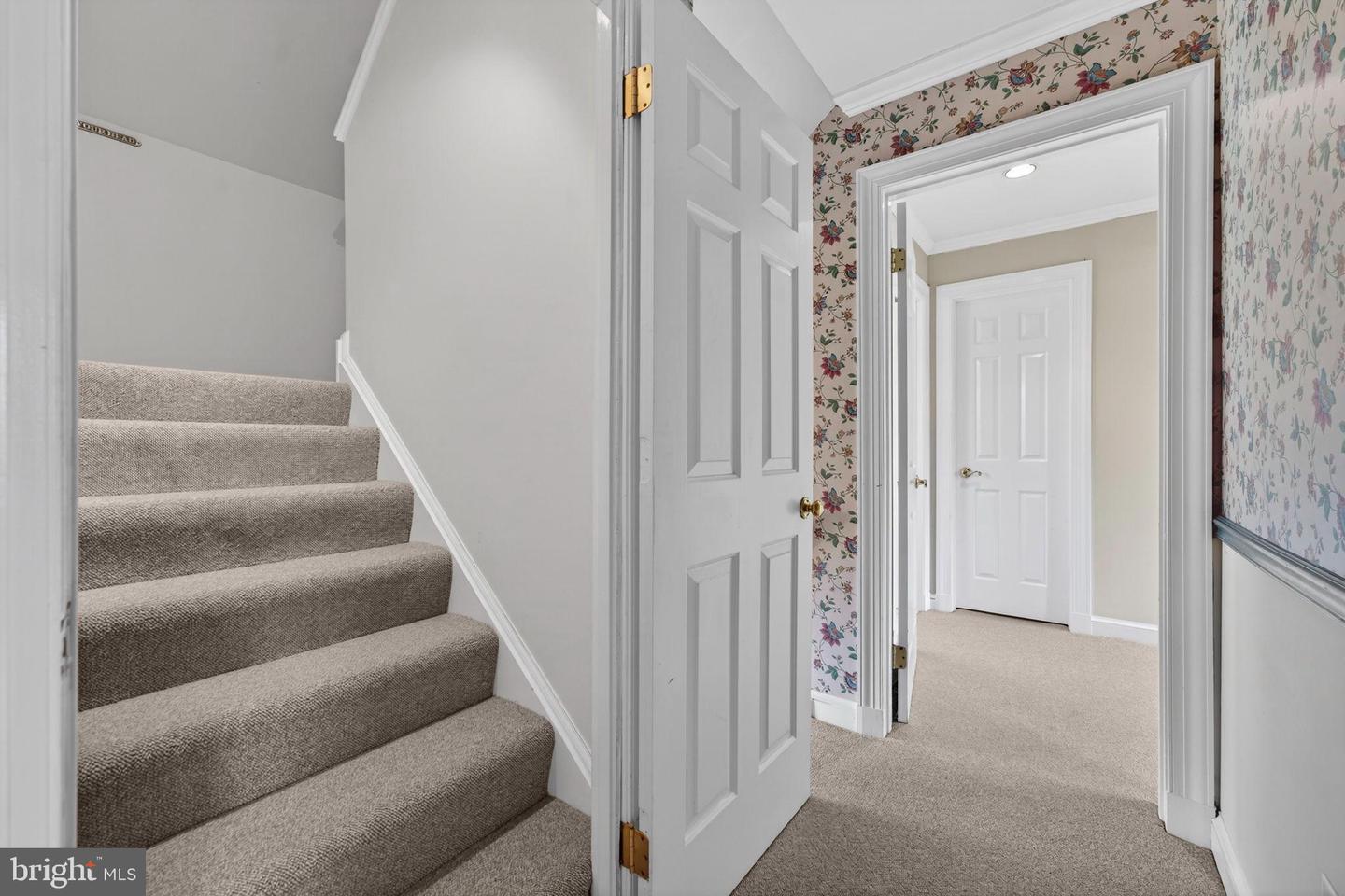 212 E MARSHALL ST, MIDDLEBURG, Virginia 20117, 3 Bedrooms Bedrooms, ,3 BathroomsBathrooms,Residential,For sale,212 E MARSHALL ST,VALO2113240 MLS # VALO2113240