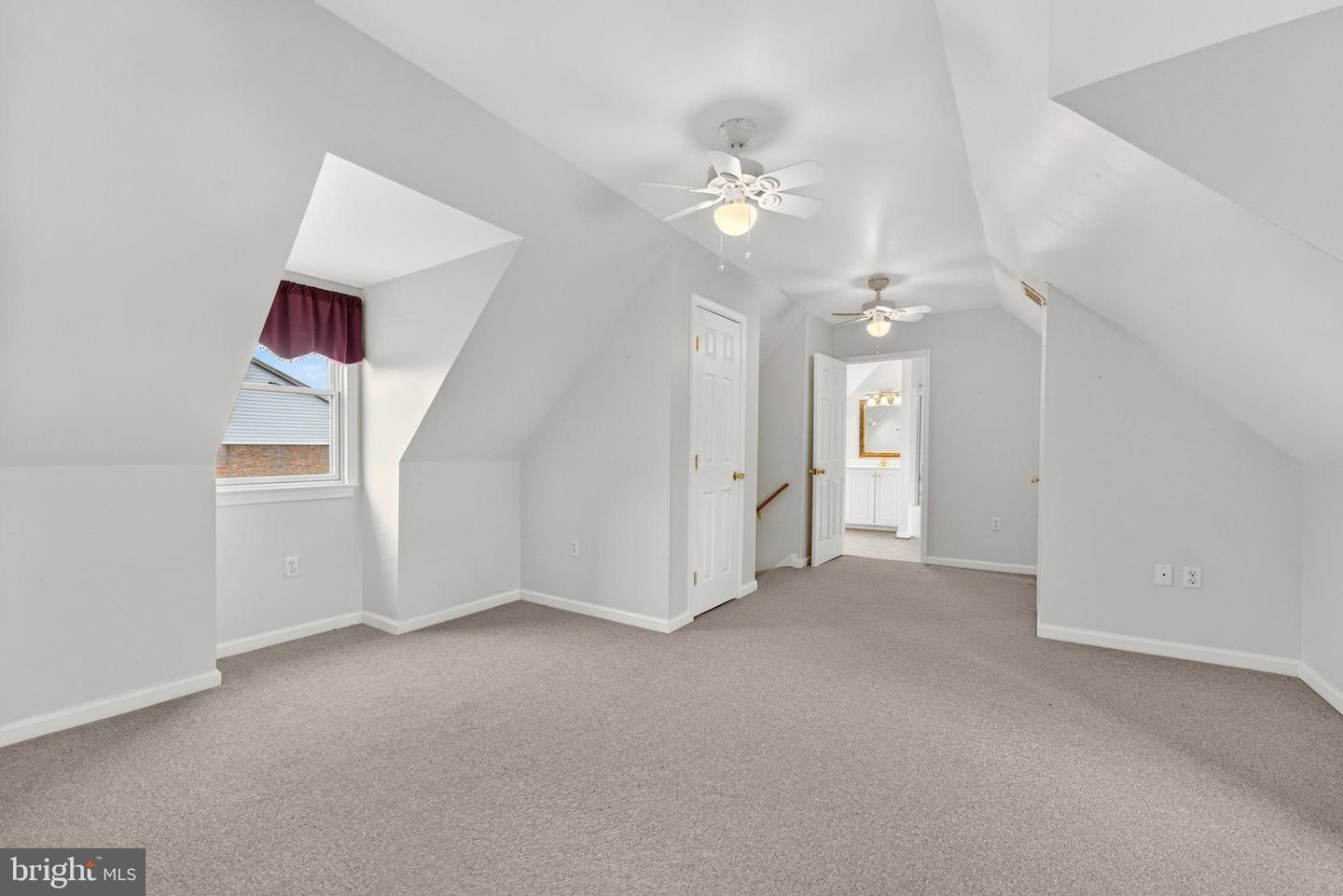 212 E MARSHALL ST, MIDDLEBURG, Virginia 20117, 3 Bedrooms Bedrooms, ,3 BathroomsBathrooms,Residential,For sale,212 E MARSHALL ST,VALO2113240 MLS # VALO2113240