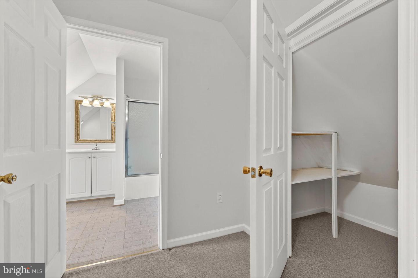 212 E MARSHALL ST, MIDDLEBURG, Virginia 20117, 3 Bedrooms Bedrooms, ,3 BathroomsBathrooms,Residential,For sale,212 E MARSHALL ST,VALO2113240 MLS # VALO2113240