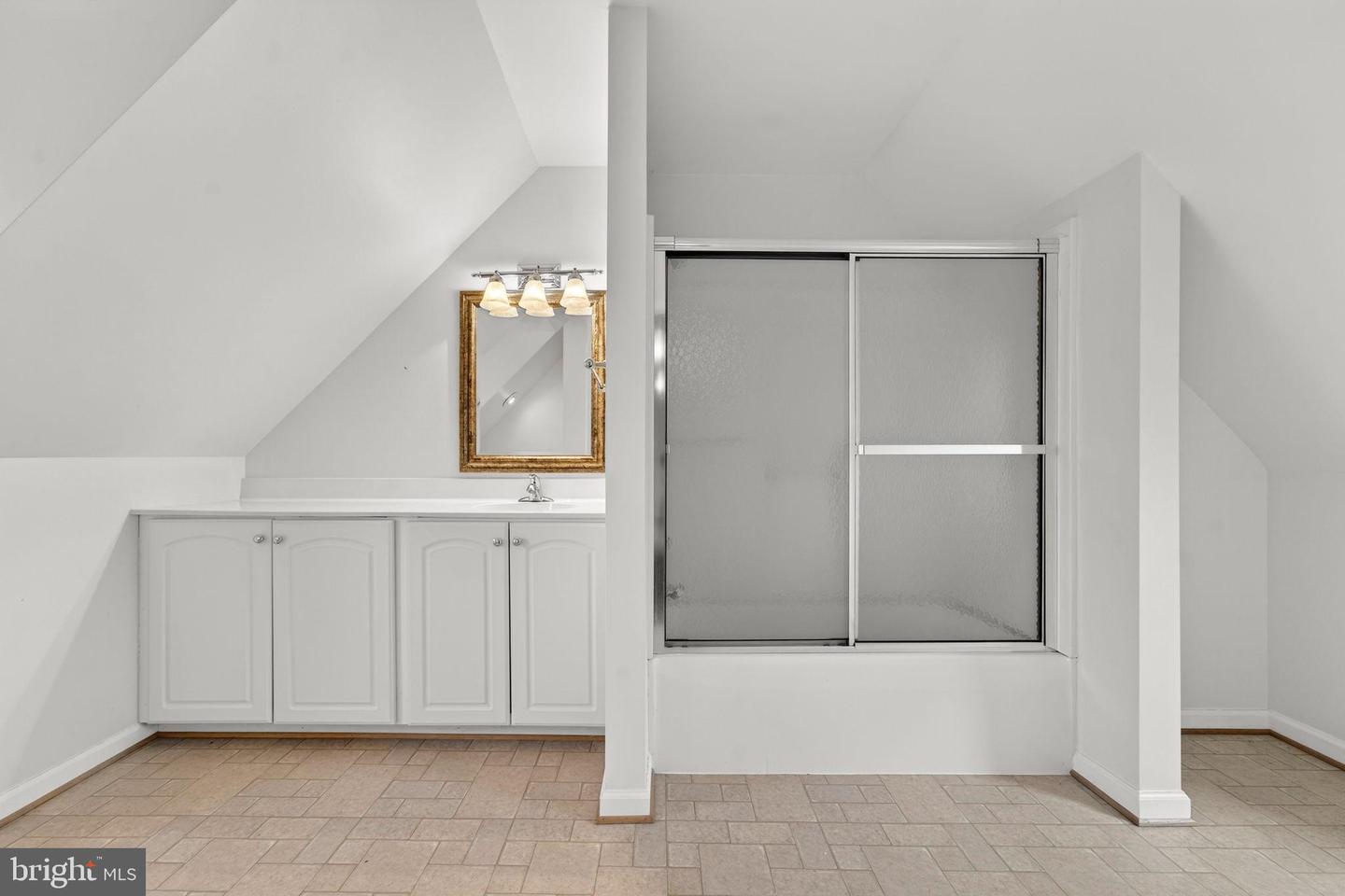 212 E MARSHALL ST, MIDDLEBURG, Virginia 20117, 3 Bedrooms Bedrooms, ,3 BathroomsBathrooms,Residential,For sale,212 E MARSHALL ST,VALO2113240 MLS # VALO2113240