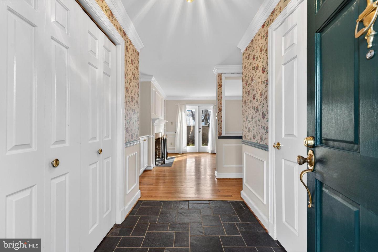 212 E MARSHALL ST, MIDDLEBURG, Virginia 20117, 3 Bedrooms Bedrooms, ,3 BathroomsBathrooms,Residential,For sale,212 E MARSHALL ST,VALO2113240 MLS # VALO2113240