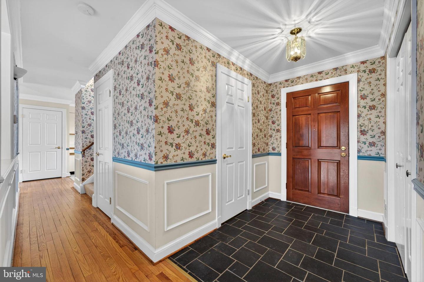 212 E MARSHALL ST, MIDDLEBURG, Virginia 20117, 3 Bedrooms Bedrooms, ,3 BathroomsBathrooms,Residential,For sale,212 E MARSHALL ST,VALO2113240 MLS # VALO2113240