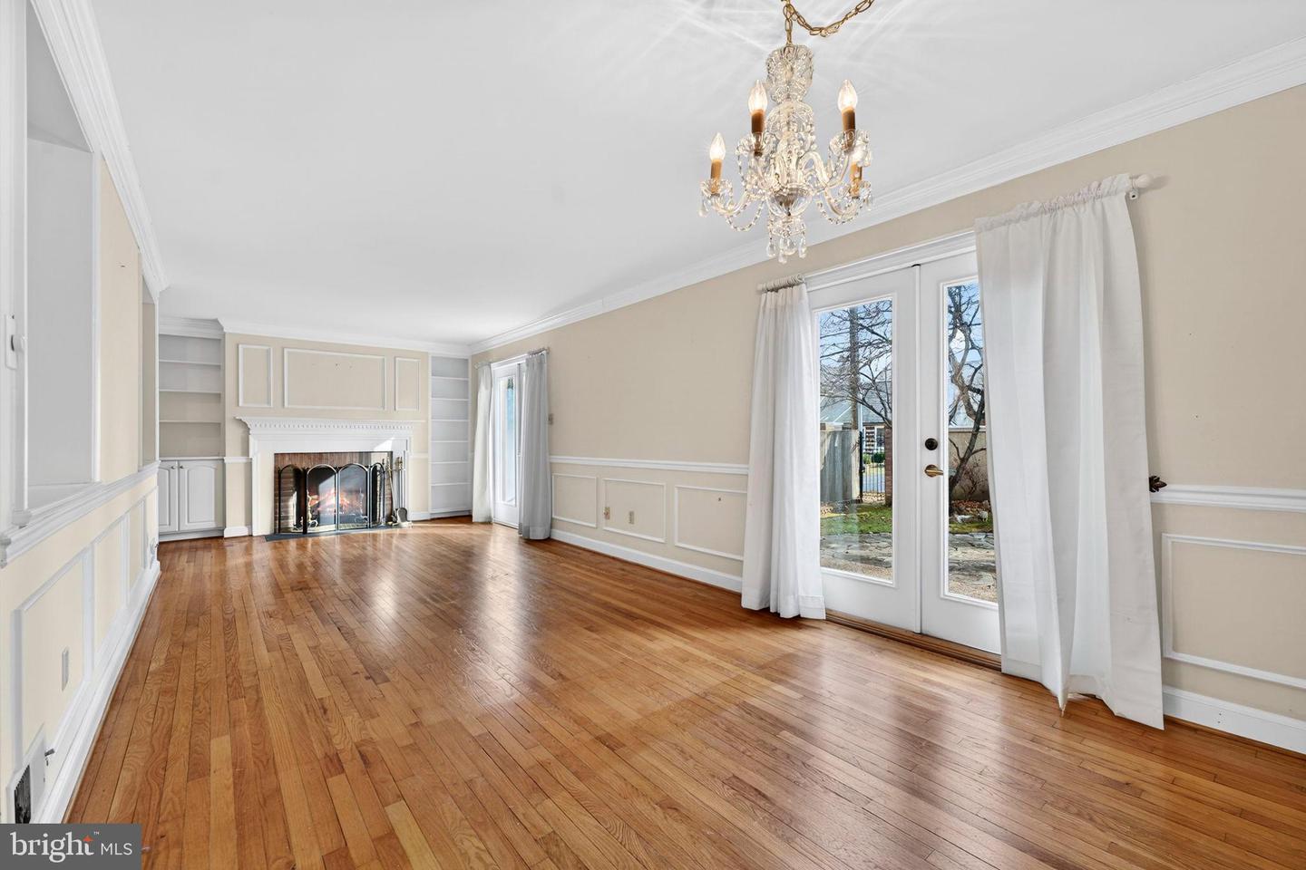 212 E MARSHALL ST, MIDDLEBURG, Virginia 20117, 3 Bedrooms Bedrooms, ,3 BathroomsBathrooms,Residential,For sale,212 E MARSHALL ST,VALO2113240 MLS # VALO2113240