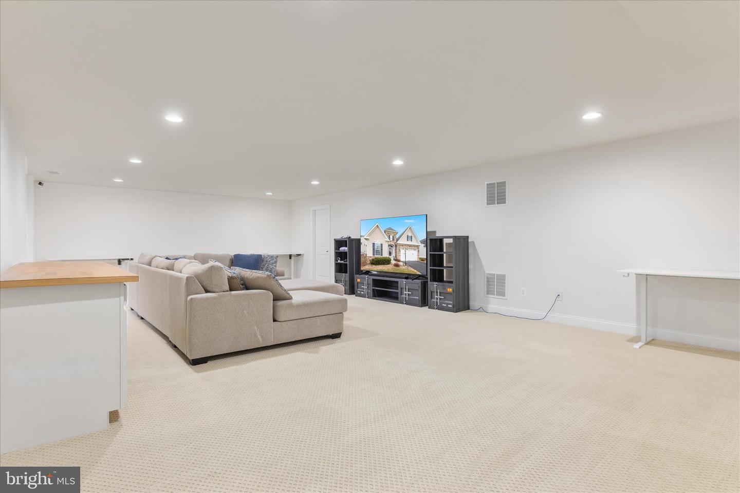 122 BUCCANEER CT, STEPHENSON, Virginia 22656, 3 Bedrooms Bedrooms, 15 Rooms Rooms,2 BathroomsBathrooms,Residential,For sale,122 BUCCANEER CT,VAFV2038664 MLS # VAFV2038664