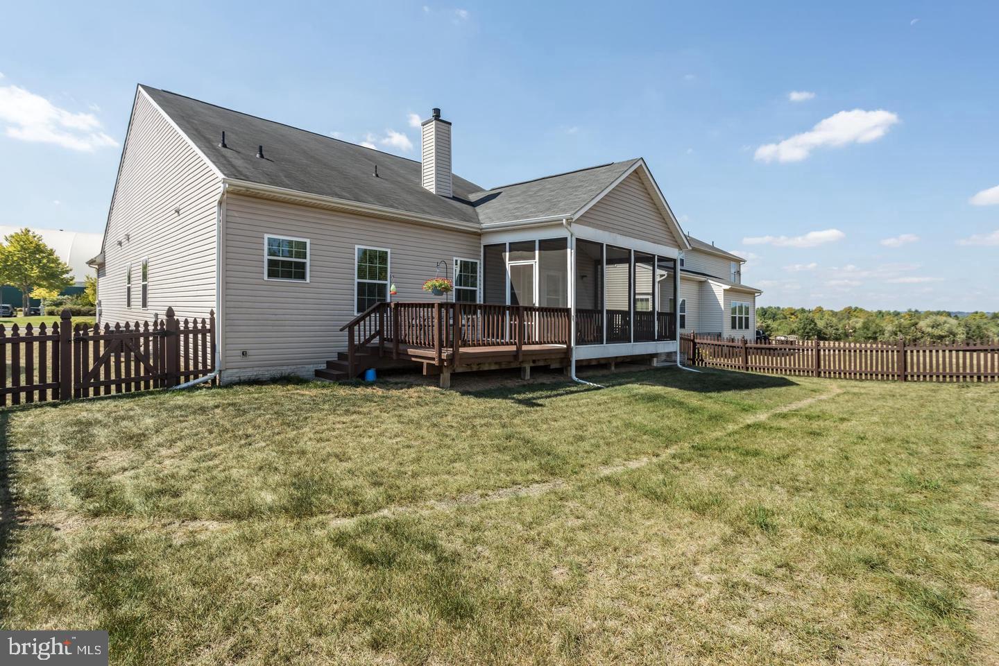 122 BUCCANEER CT, STEPHENSON, Virginia 22656, 3 Bedrooms Bedrooms, 15 Rooms Rooms,2 BathroomsBathrooms,Residential,For sale,122 BUCCANEER CT,VAFV2038664 MLS # VAFV2038664