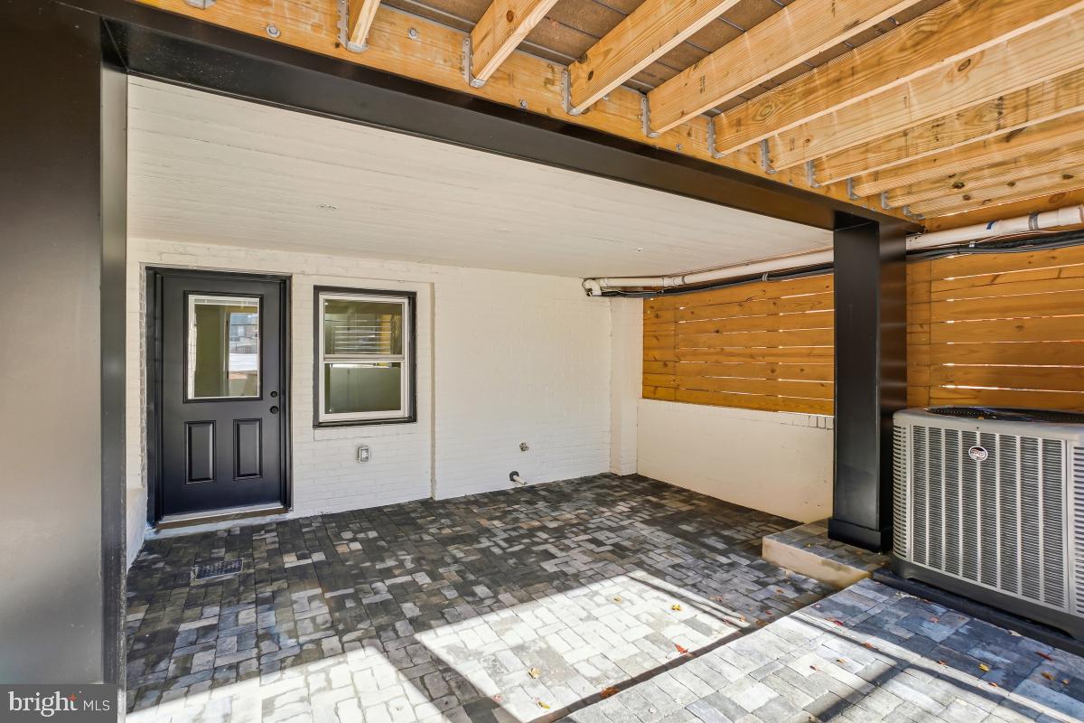 1621 D ST NE, WASHINGTON, District Of Columbia 20002, 4 Bedrooms Bedrooms, ,3 BathroomsBathrooms,Residential,For sale,1621 D ST NE,DCDC2239452 MLS # DCDC2239452