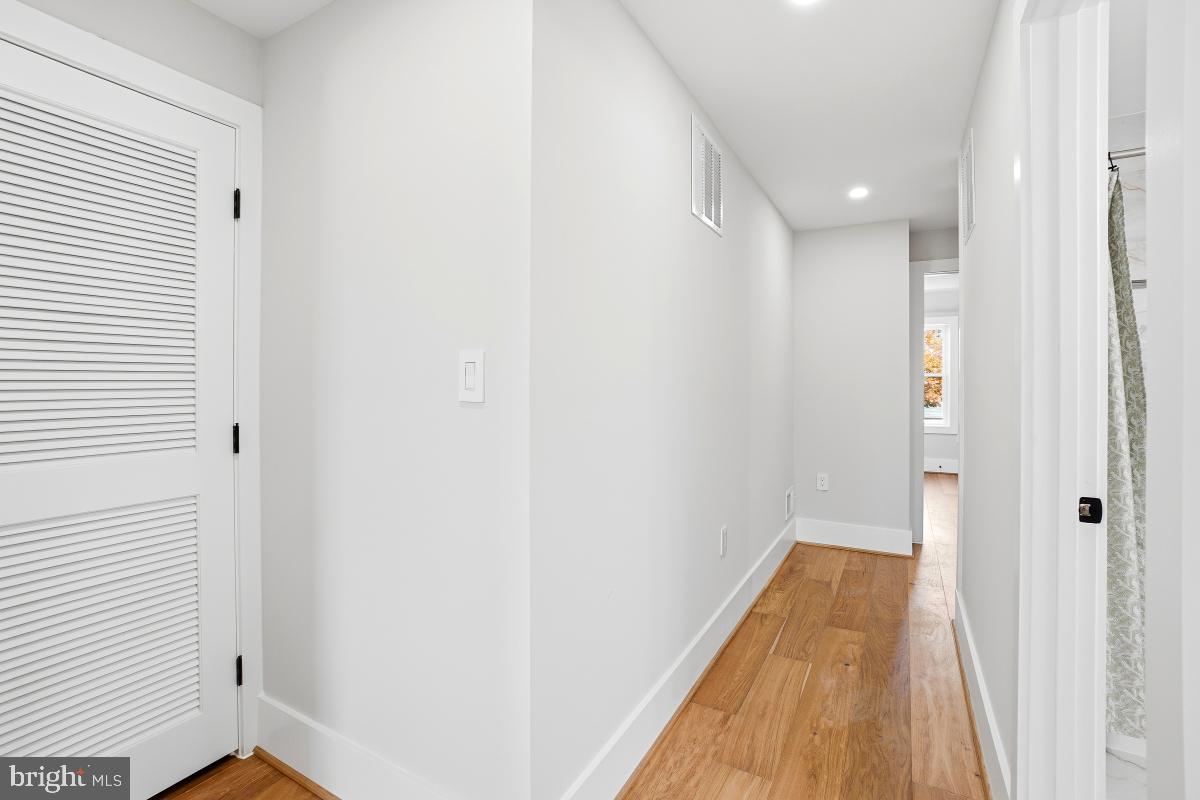 1621 D ST NE, WASHINGTON, District Of Columbia 20002, 4 Bedrooms Bedrooms, ,3 BathroomsBathrooms,Residential,For sale,1621 D ST NE,DCDC2239452 MLS # DCDC2239452