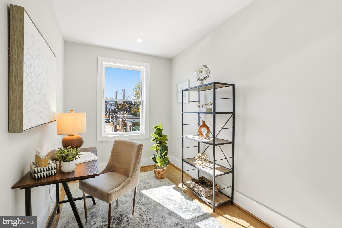 1621 D ST NE, WASHINGTON, District Of Columbia 20002, 4 Bedrooms Bedrooms, ,3 BathroomsBathrooms,Residential,For sale,1621 D ST NE,DCDC2239452 MLS # DCDC2239452