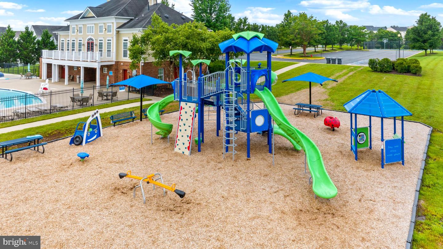 5018 BIRCH LEAF CIR, FREDERICKSBURG, Virginia 22407, 6 Bedrooms Bedrooms, ,4 BathroomsBathrooms,Residential,For sale,5018 BIRCH LEAF CIR,VASP2038394 MLS # VASP2038394