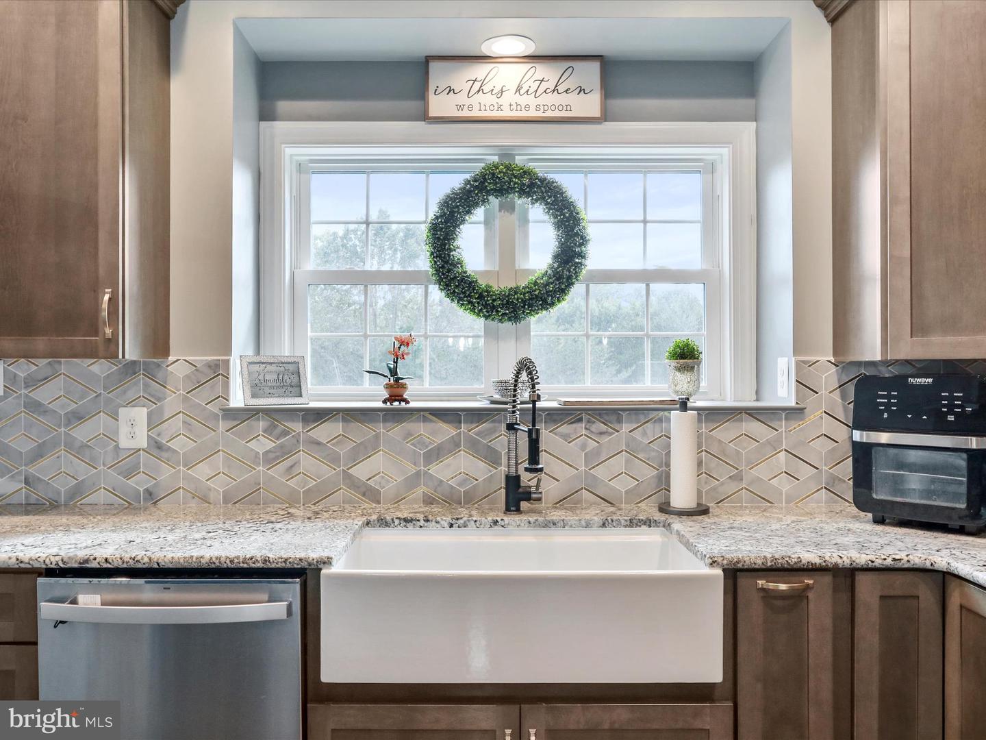 43 LITTLE SORREL DR, MIDDLETOWN, Virginia 22645, 6 Bedrooms Bedrooms, ,4 BathroomsBathrooms,Residential,For sale,43 LITTLE SORREL DR,VAWR2013026 MLS # VAWR2013026