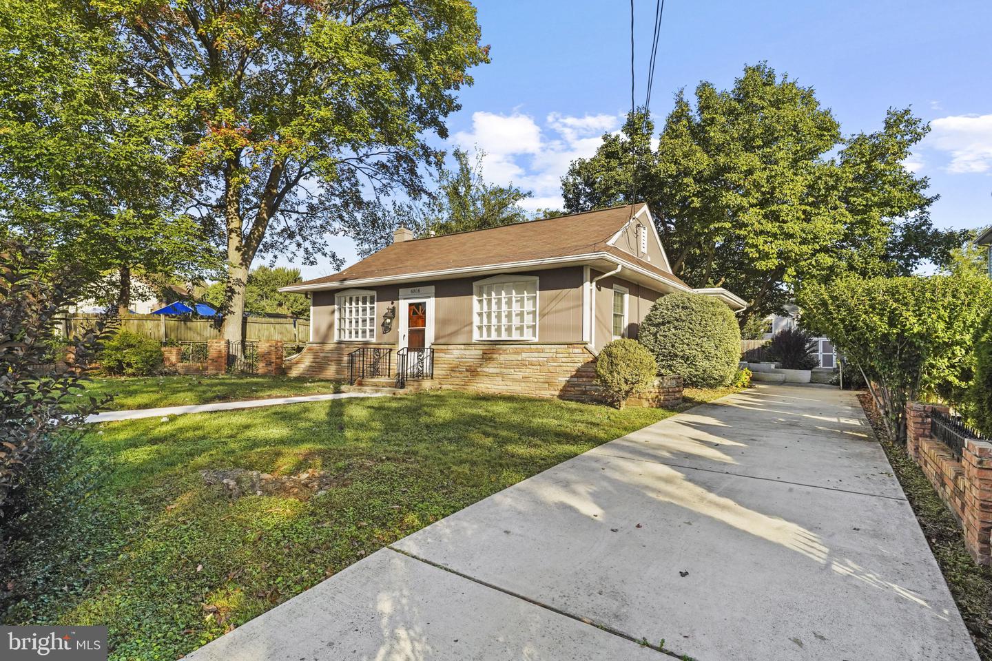 6816 ARLINGTON BLVD, FALLS CHURCH, Virginia 22042, 3 Bedrooms Bedrooms, 5 Rooms Rooms,2 BathroomsBathrooms,Residential,For sale,6816 ARLINGTON BLVD,VAFX2283920 MLS # VAFX2283920