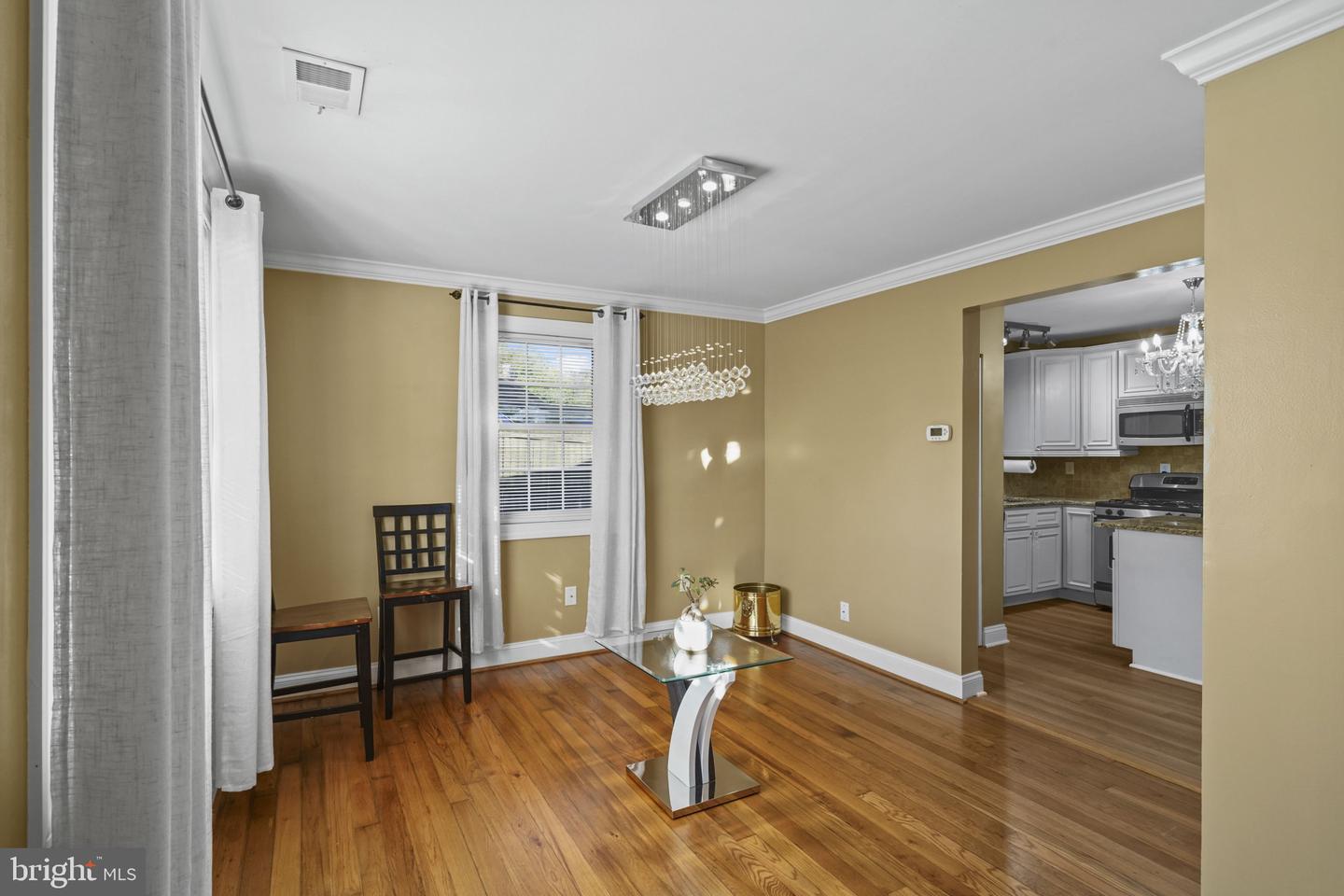 6816 ARLINGTON BLVD, FALLS CHURCH, Virginia 22042, 3 Bedrooms Bedrooms, 5 Rooms Rooms,2 BathroomsBathrooms,Residential,For sale,6816 ARLINGTON BLVD,VAFX2283920 MLS # VAFX2283920