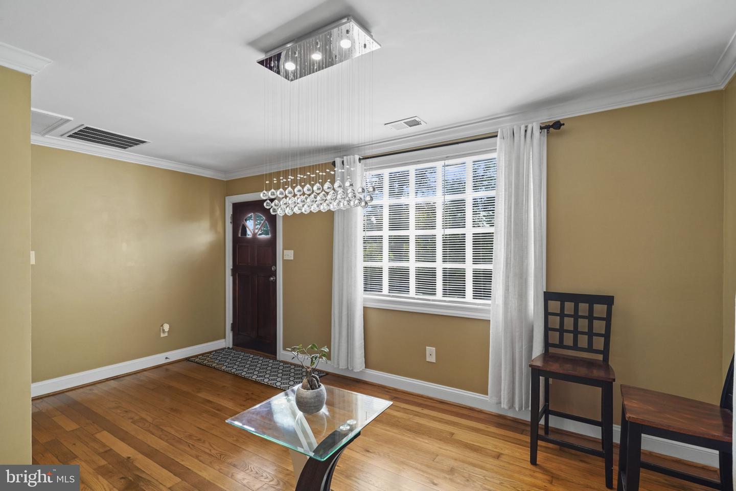 6816 ARLINGTON BLVD, FALLS CHURCH, Virginia 22042, 3 Bedrooms Bedrooms, 5 Rooms Rooms,2 BathroomsBathrooms,Residential,For sale,6816 ARLINGTON BLVD,VAFX2283920 MLS # VAFX2283920