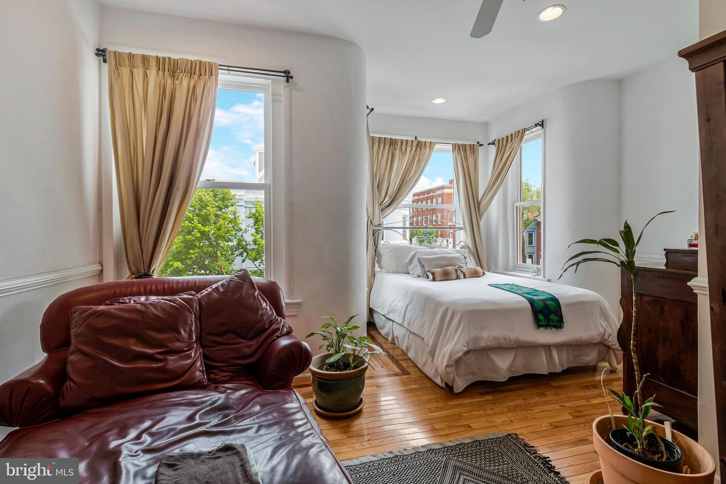 902 WESTMINSTER ST NW, WASHINGTON, District Of Columbia 20001, 6 Bedrooms Bedrooms, ,4 BathroomsBathrooms,Residential,For sale,902 WESTMINSTER ST NW,DCDC2239474 MLS # DCDC2239474