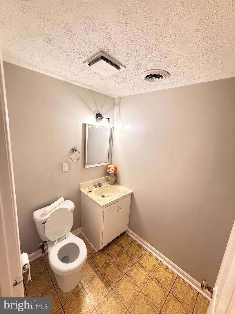 1307 ROBINHOOD LN, FRONT ROYAL, Virginia 22630, 2 Bedrooms Bedrooms, ,1 BathroomBathrooms,Residential,For sale,1307 ROBINHOOD LN,VAWR2013028 MLS # VAWR2013028 1307 ROBINHOOD LN, FRONT ROYAL, Virginia 22630, 2 Bedrooms Bedrooms, ,1 BathroomBathrooms,Residential,For sale,1307 ROBINHOOD LN,VAWR2013028 MLS # VAWR2013028