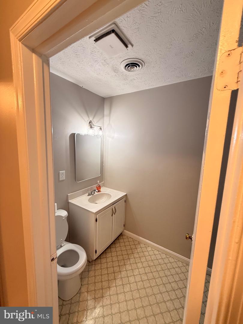 1307 ROBINHOOD LN, FRONT ROYAL, Virginia 22630, 2 Bedrooms Bedrooms, ,1 BathroomBathrooms,Residential,For sale,1307 ROBINHOOD LN,VAWR2013028 MLS # VAWR2013028 1307 ROBINHOOD LN, FRONT ROYAL, Virginia 22630, 2 Bedrooms Bedrooms, ,1 BathroomBathrooms,Residential,For sale,1307 ROBINHOOD LN,VAWR2013028 MLS # VAWR2013028