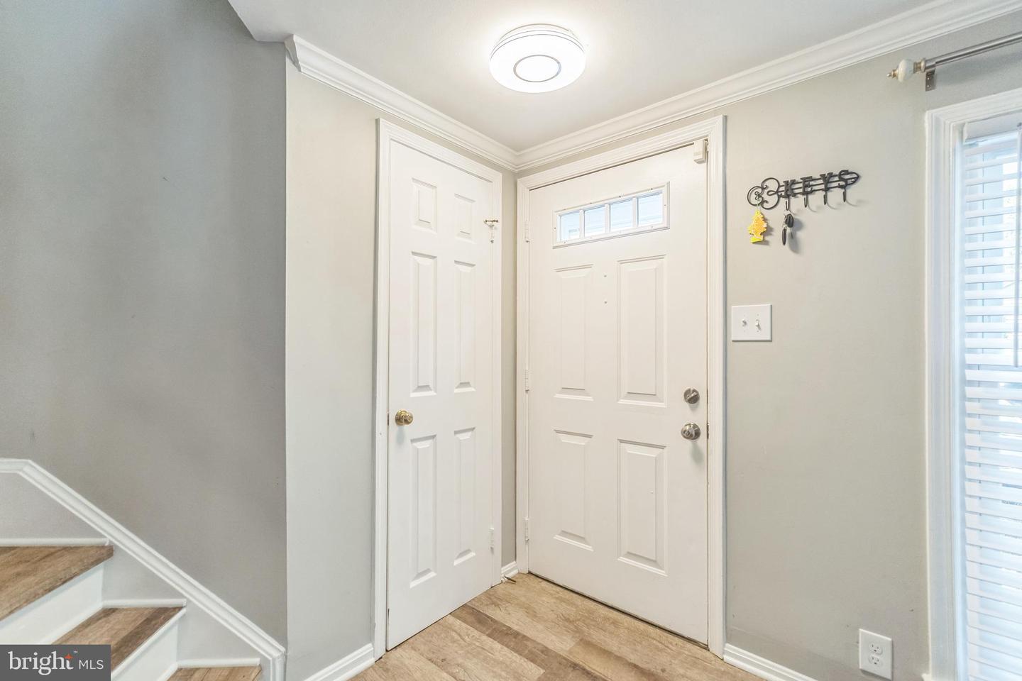 15076 MAPLE GLEN CT, DUMFRIES, Virginia 22025, 3 Bedrooms Bedrooms, ,2 BathroomsBathrooms,Residential,For sale,15076 MAPLE GLEN CT,VAPW2109874 MLS # VAPW2109874