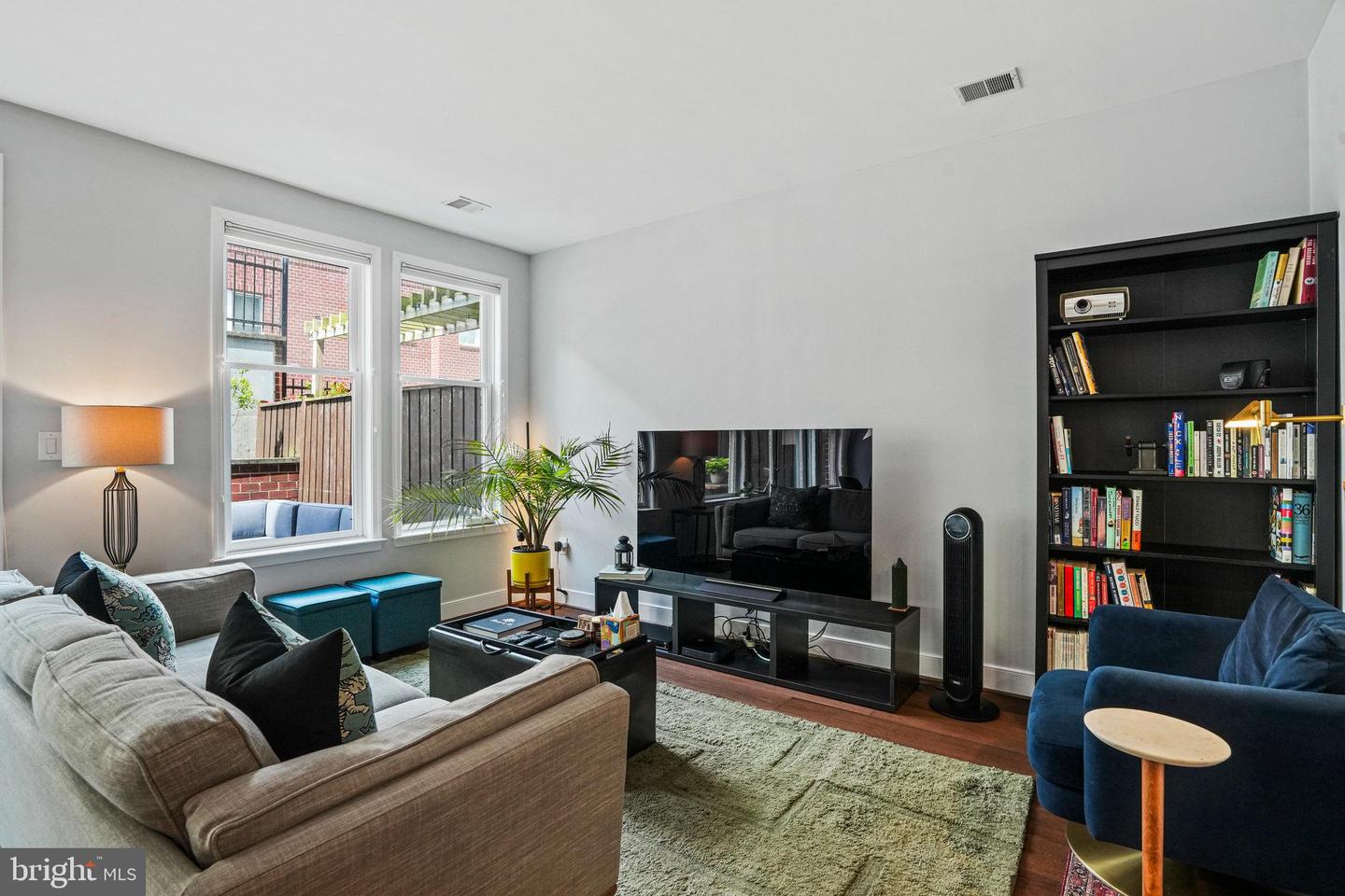 1811 14TH ST N #C104, ARLINGTON, Virginia 22209, 2 Bedrooms Bedrooms, ,2 BathroomsBathrooms,Residential,For sale,1811 14TH ST N #C104,VAAR2067298 MLS # VAAR2067298