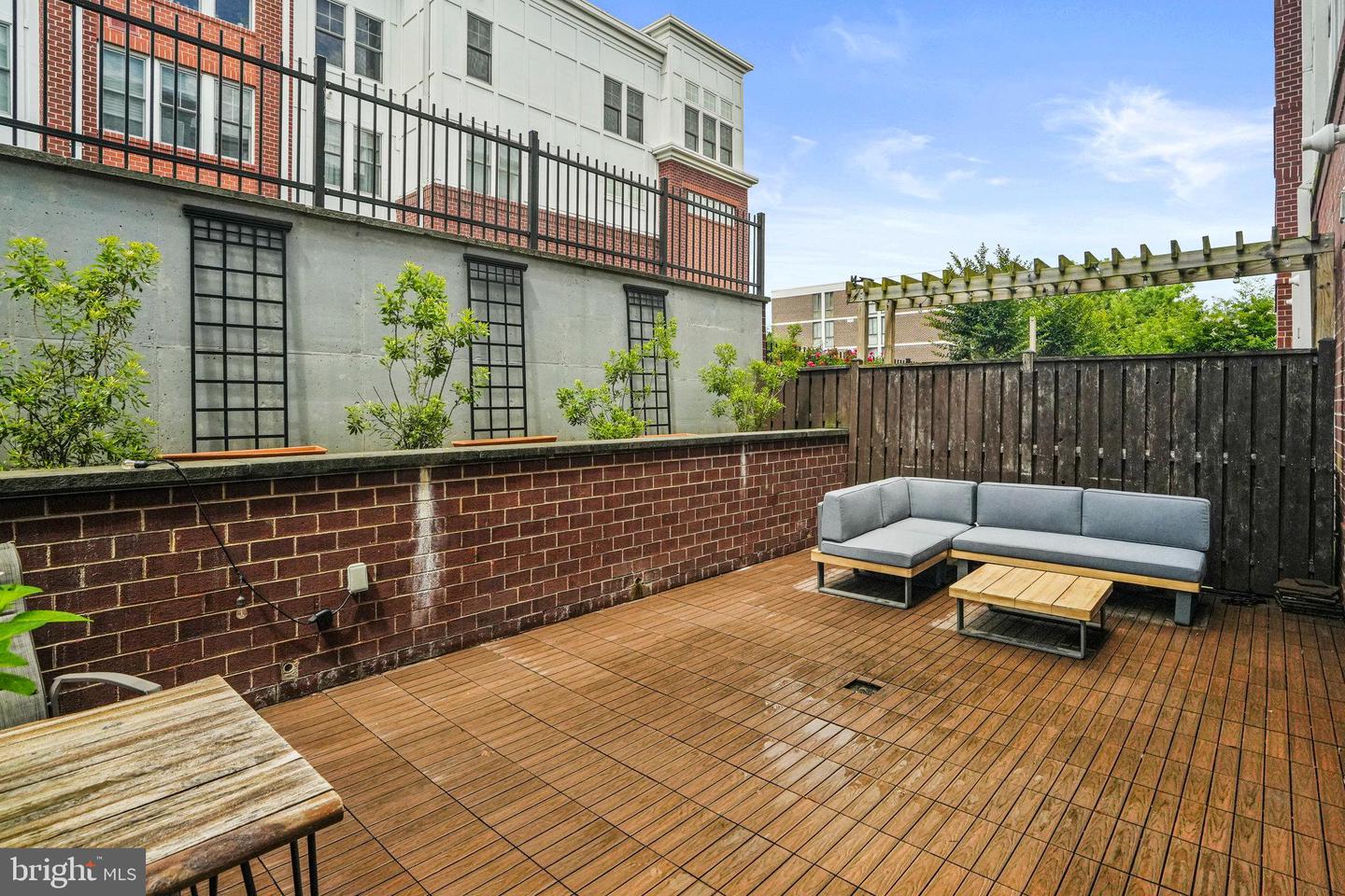 1811 14TH ST N #C104, ARLINGTON, Virginia 22209, 2 Bedrooms Bedrooms, ,2 BathroomsBathrooms,Residential,For sale,1811 14TH ST N #C104,VAAR2067298 MLS # VAAR2067298