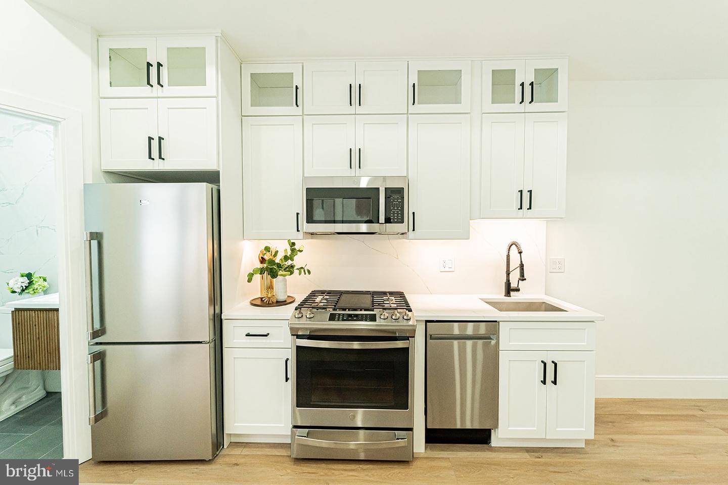 2517 ONTARIO RD NW #5, WASHINGTON, District Of Columbia 20009, 2 Bedrooms Bedrooms, ,1 BathroomBathrooms,Residential,For sale,2517 ONTARIO RD NW #5,DCDC2239544 MLS # DCDC2239544