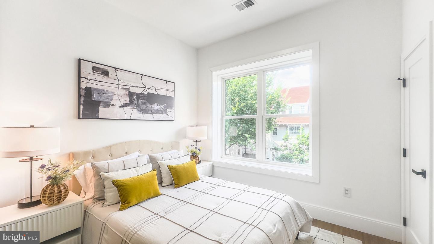 2517 ONTARIO RD NW #5, WASHINGTON, District Of Columbia 20009, 2 Bedrooms Bedrooms, ,1 BathroomBathrooms,Residential,For sale,2517 ONTARIO RD NW #5,DCDC2239544 MLS # DCDC2239544