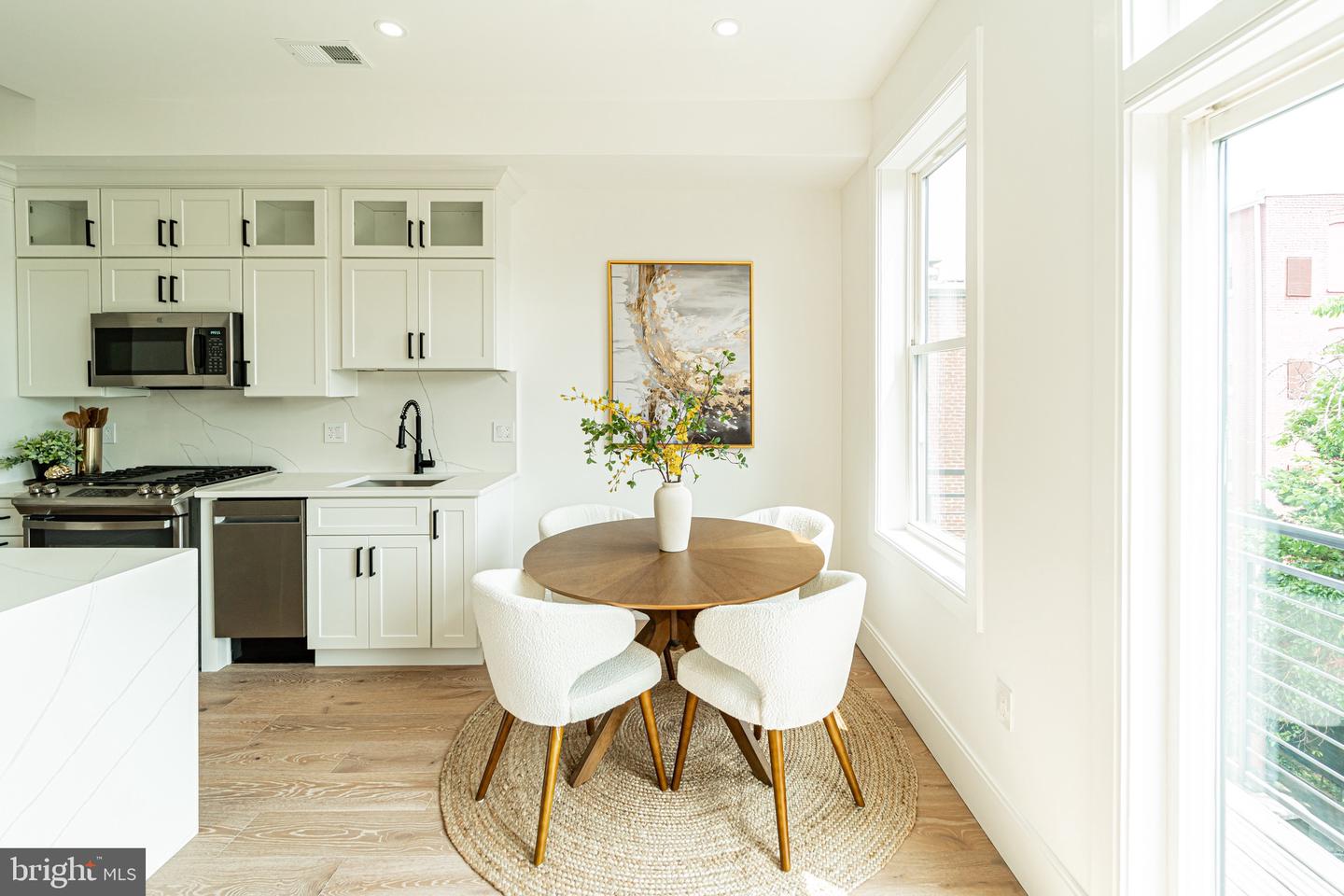 2517 ONTARIO RD NW #PH8, WASHINGTON, District Of Columbia 20009, 2 Bedrooms Bedrooms, ,2 BathroomsBathrooms,Residential,For sale,2517 ONTARIO RD NW #PH8,DCDC2239546 MLS # DCDC2239546