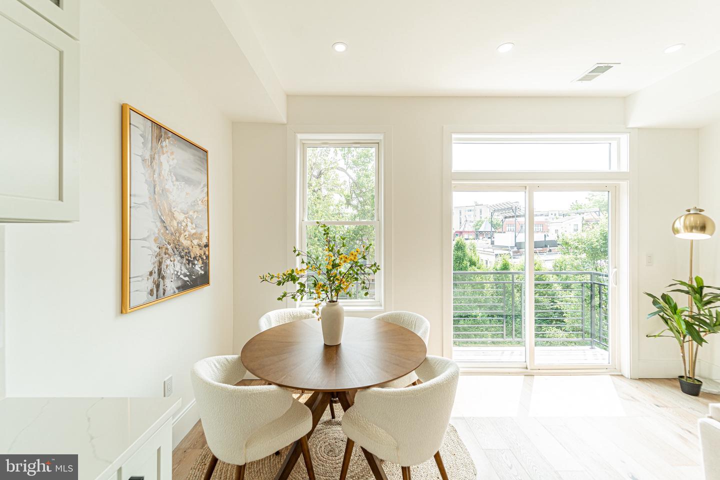 2517 ONTARIO RD NW #PH8, WASHINGTON, District Of Columbia 20009, 2 Bedrooms Bedrooms, ,2 BathroomsBathrooms,Residential,For sale,2517 ONTARIO RD NW #PH8,DCDC2239546 MLS # DCDC2239546