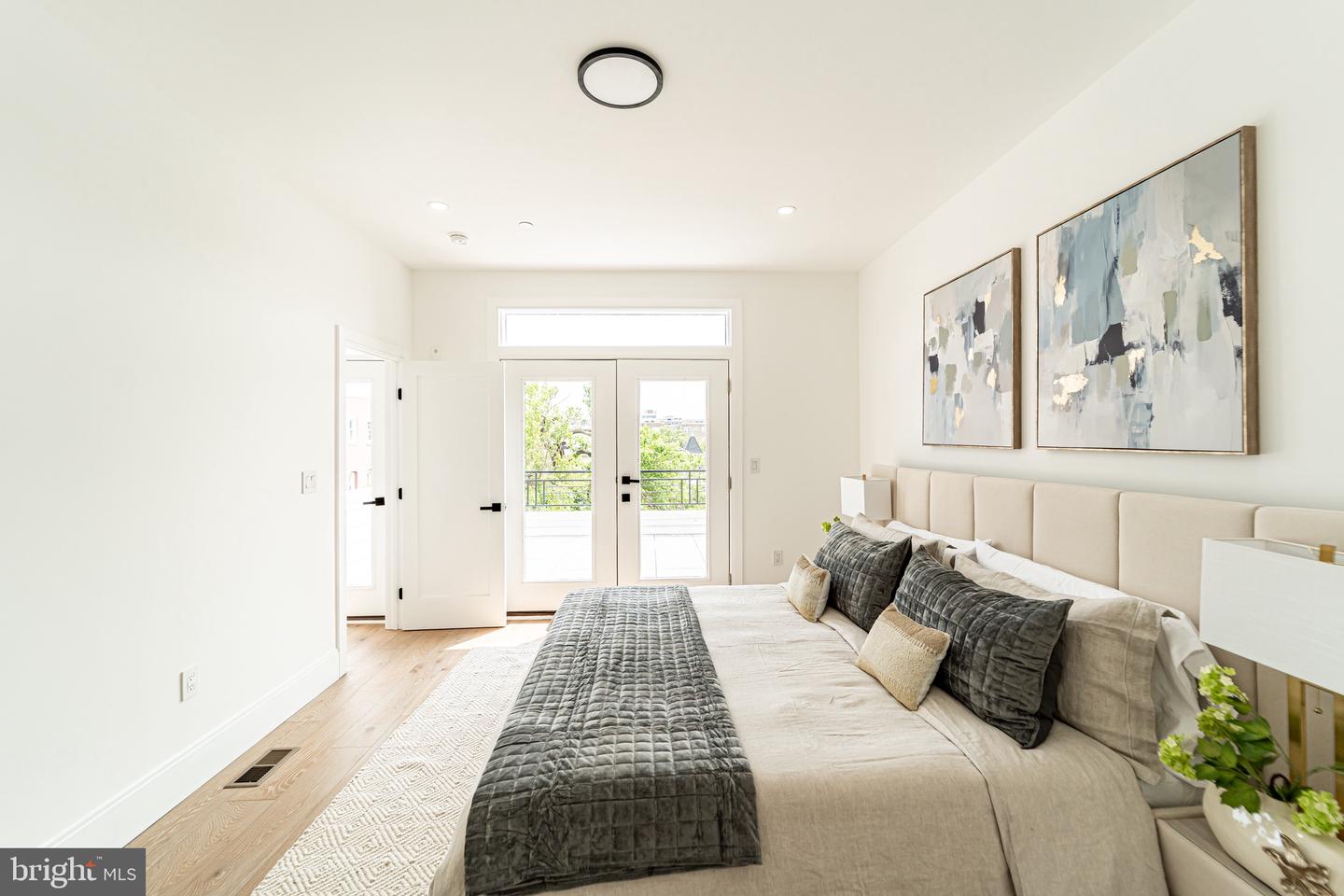 2517 ONTARIO RD NW #PH8, WASHINGTON, District Of Columbia 20009, 2 Bedrooms Bedrooms, ,2 BathroomsBathrooms,Residential,For sale,2517 ONTARIO RD NW #PH8,DCDC2239546 MLS # DCDC2239546