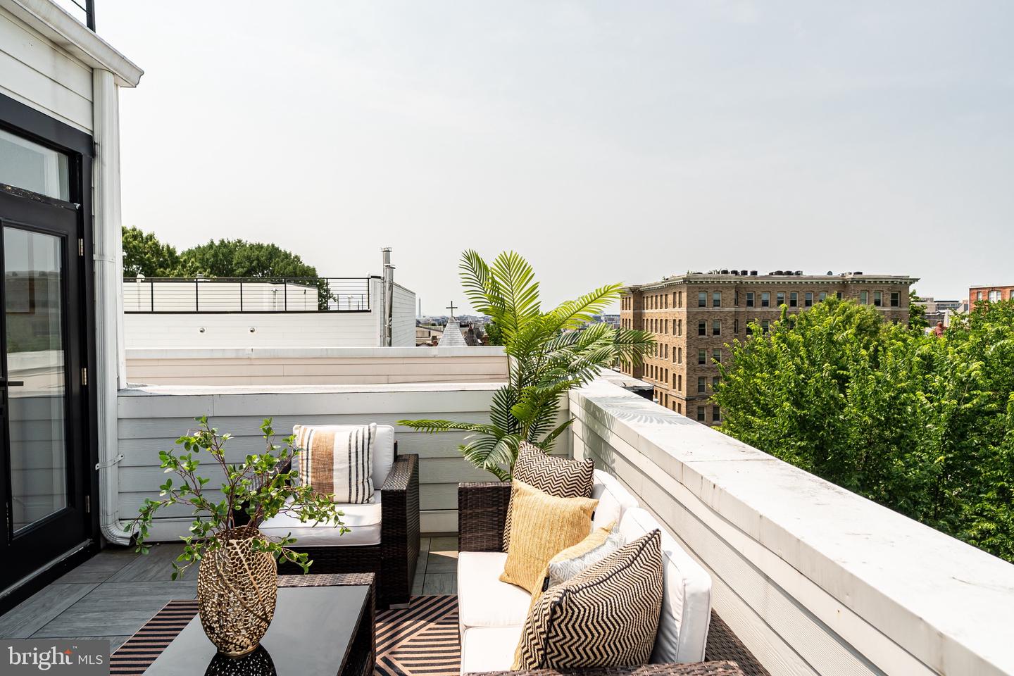 2517 ONTARIO RD NW #PH8, WASHINGTON, District Of Columbia 20009, 2 Bedrooms Bedrooms, ,2 BathroomsBathrooms,Residential,For sale,2517 ONTARIO RD NW #PH8,DCDC2239546 MLS # DCDC2239546