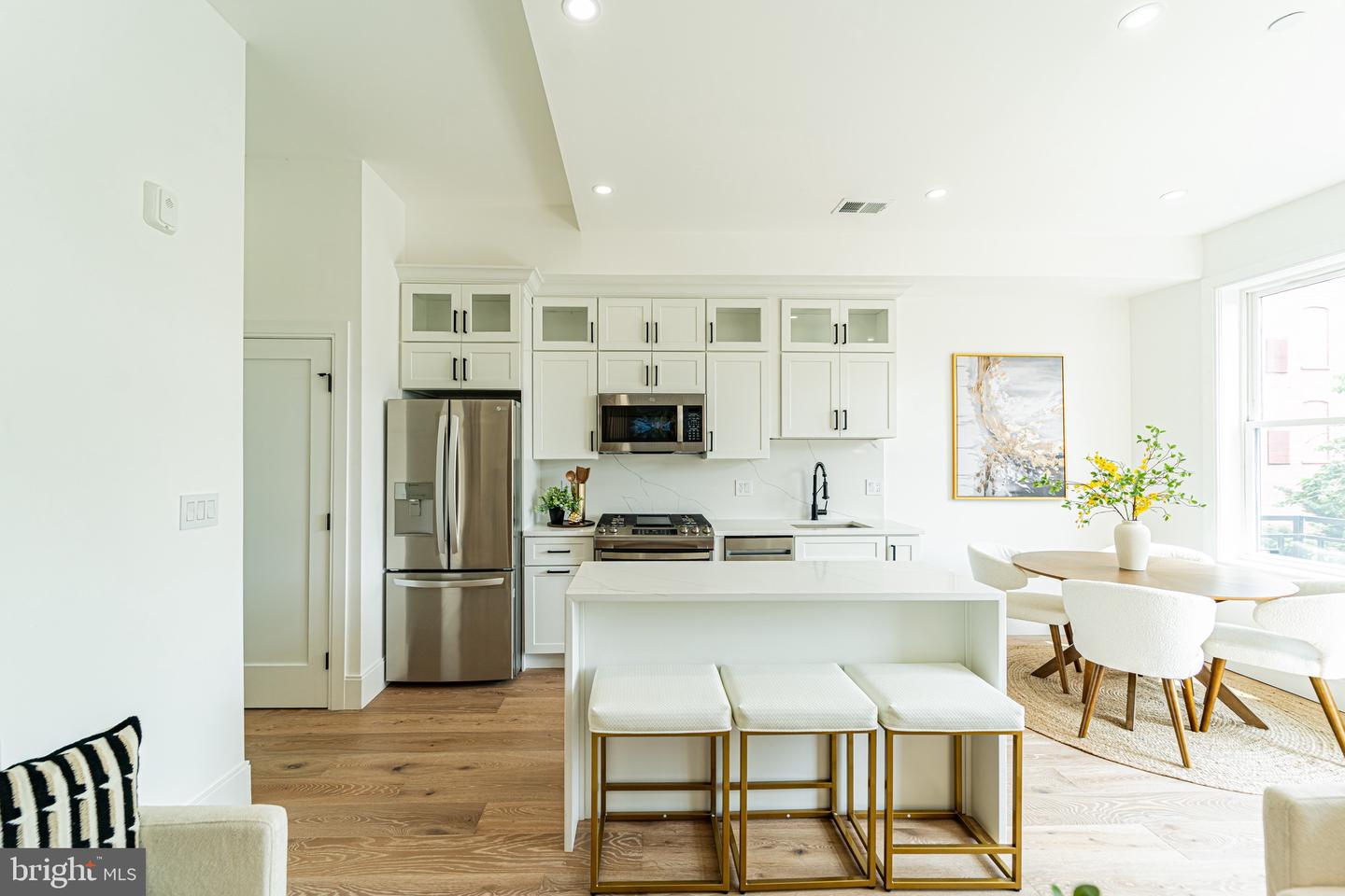 2517 ONTARIO RD NW #PH8, WASHINGTON, District Of Columbia 20009, 2 Bedrooms Bedrooms, ,2 BathroomsBathrooms,Residential,For sale,2517 ONTARIO RD NW #PH8,DCDC2239546 MLS # DCDC2239546