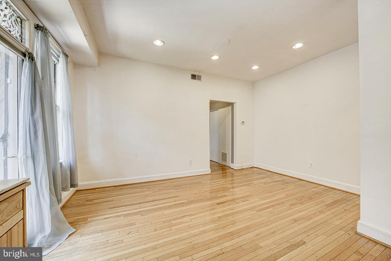 1401 COLUMBIA RD NW #219, WASHINGTON, District Of Columbia 20009, 1 Bedroom Bedrooms, ,1 BathroomBathrooms,Residential,For sale,1401 COLUMBIA RD NW #219,DCDC2195846 MLS # DCDC2195846 1401 COLUMBIA RD NW #219, WASHINGTON, District Of Columbia 20009, 1 Bedroom Bedrooms, ,1 BathroomBathrooms,Residential,For sale,1401 COLUMBIA RD NW #219,DCDC2195846 MLS # DCDC2195846