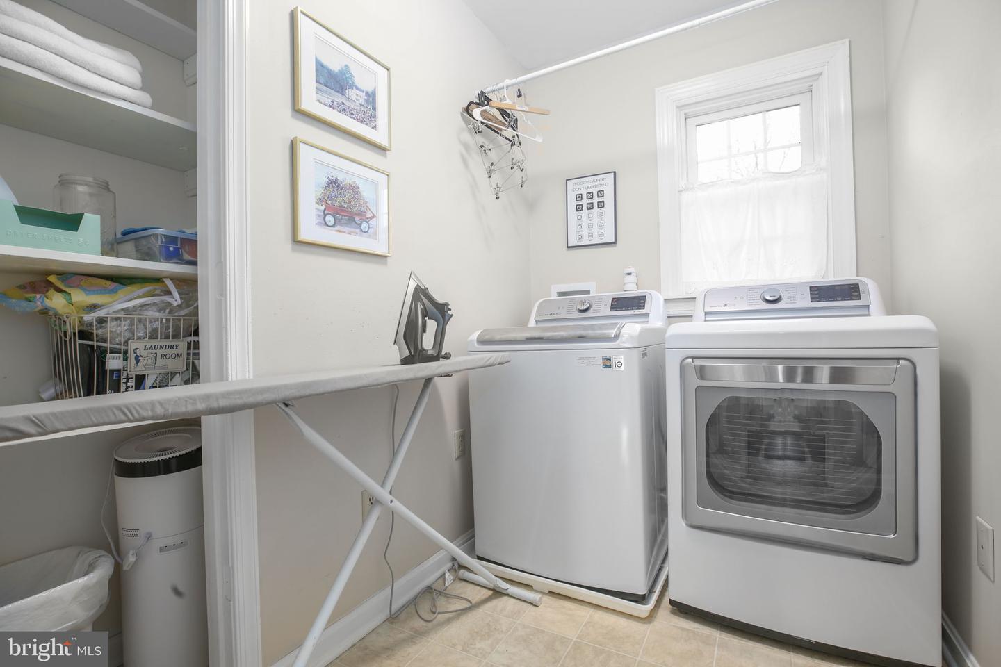 9 OLD RIDGE RD, FREDERICKSBURG, Virginia 22407, 4 Bedrooms Bedrooms, ,3 BathroomsBathrooms,Residential,For sale,9 OLD RIDGE RD,VASP2037104 MLS # VASP2037104