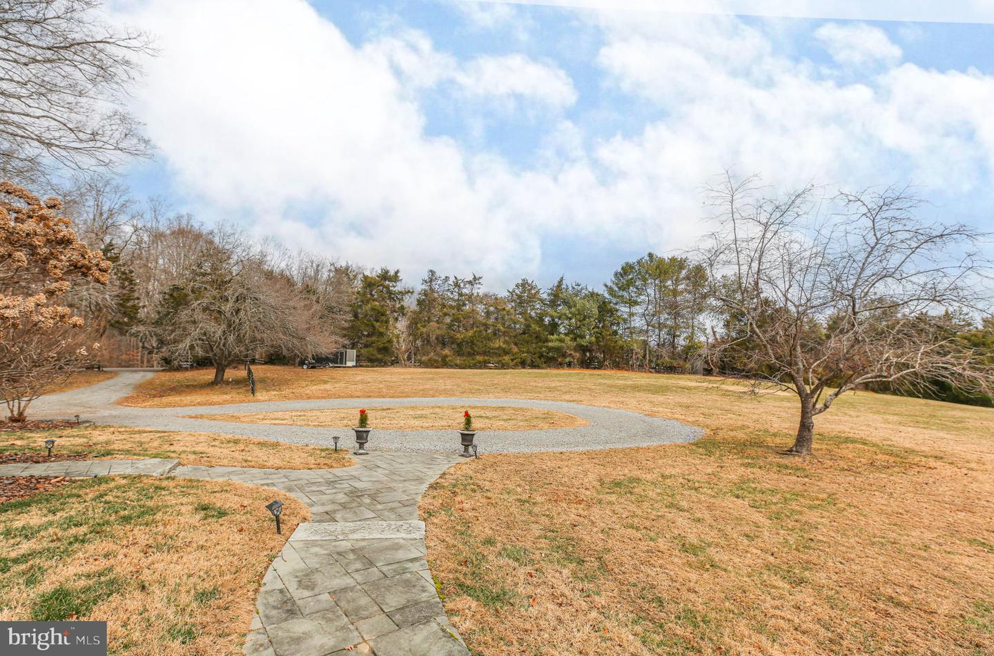 9 OLD RIDGE RD, FREDERICKSBURG, Virginia 22407, 4 Bedrooms Bedrooms, ,3 BathroomsBathrooms,Residential,For sale,9 OLD RIDGE RD,VASP2037104 MLS # VASP2037104