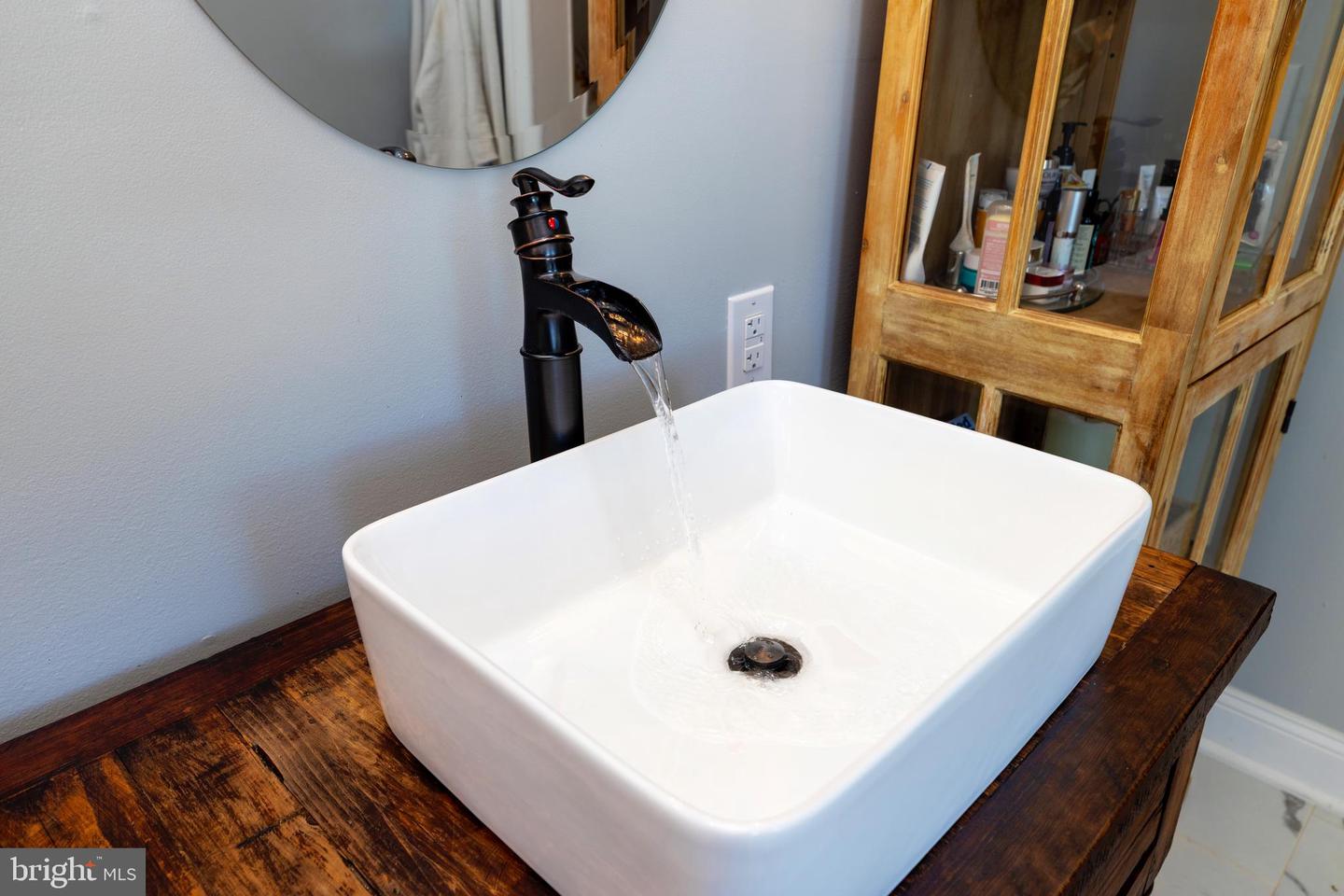 374 FINLEY ROAD, RAPHINE, Virginia 24472, 4 Bedrooms Bedrooms, ,3 BathroomsBathrooms,Residential,For sale,374 FINLEY ROAD,VARB2000154 MLS # VARB2000154