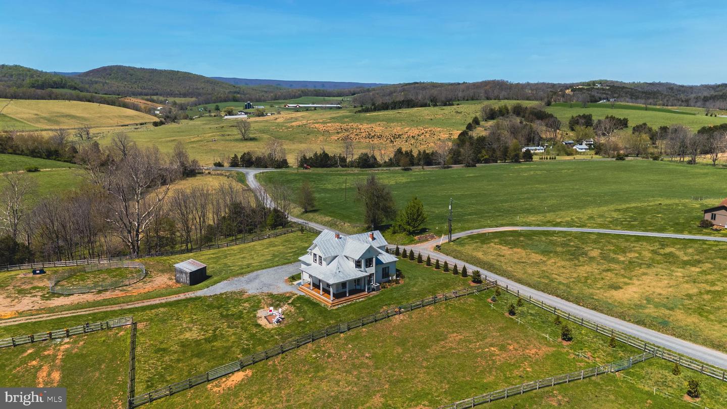 374 FINLEY ROAD, RAPHINE, Virginia 24472, 4 Bedrooms Bedrooms, ,3 BathroomsBathrooms,Residential,For sale,374 FINLEY ROAD,VARB2000154 MLS # VARB2000154