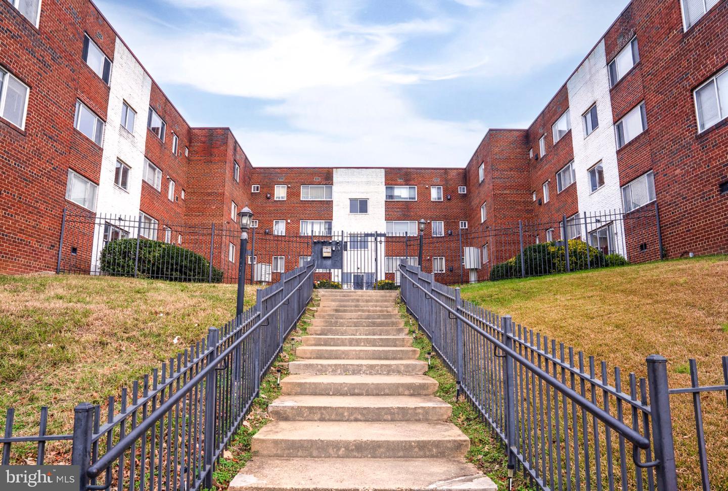 14 HALLEY PL SE #103, WASHINGTON, District Of Columbia 20032, 1 Bedroom Bedrooms, 3 Rooms Rooms,1 BathroomBathrooms,Residential,For sale,14 HALLEY PL SE #103,DCDC2239184 MLS # DCDC2239184