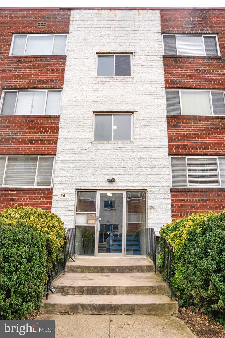 14 HALLEY PL SE #103, WASHINGTON, District Of Columbia 20032, 1 Bedroom Bedrooms, 3 Rooms Rooms,1 BathroomBathrooms,Residential,For sale,14 HALLEY PL SE #103,DCDC2239184 MLS # DCDC2239184