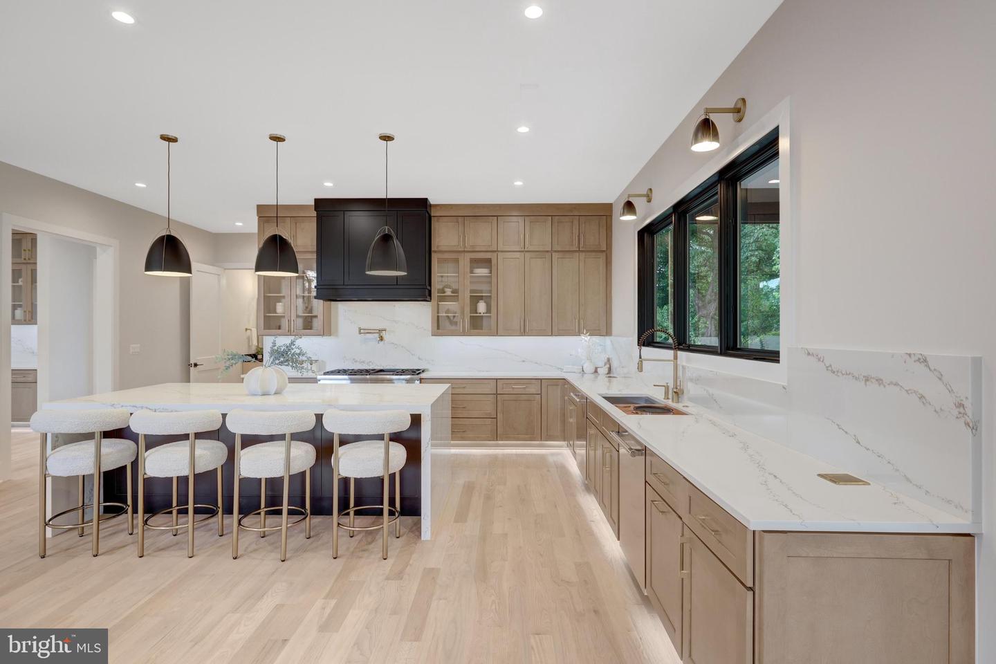 6514 BYRNES DR, MCLEAN, Virginia 22101, 6 Bedrooms Bedrooms, ,6 BathroomsBathrooms,Residential,For sale,6514 BYRNES DR,VAFX2283846 MLS # VAFX2283846 6514 BYRNES DR, MCLEAN, Virginia 22101, 6 Bedrooms Bedrooms, ,6 BathroomsBathrooms,Residential,For sale,6514 BYRNES DR,VAFX2283846 MLS # VAFX2283846