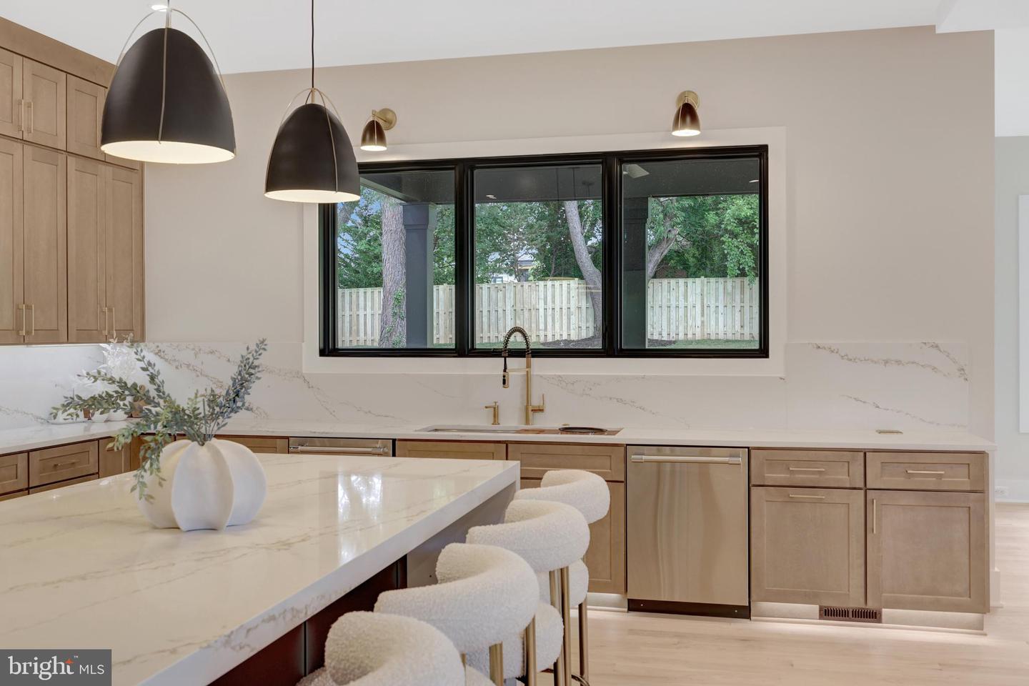 6514 BYRNES DR, MCLEAN, Virginia 22101, 6 Bedrooms Bedrooms, ,6 BathroomsBathrooms,Residential,For sale,6514 BYRNES DR,VAFX2283846 MLS # VAFX2283846 6514 BYRNES DR, MCLEAN, Virginia 22101, 6 Bedrooms Bedrooms, ,6 BathroomsBathrooms,Residential,For sale,6514 BYRNES DR,VAFX2283846 MLS # VAFX2283846