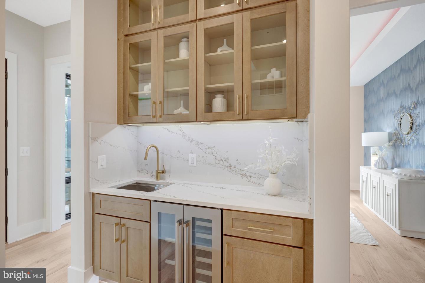 6514 BYRNES DR, MCLEAN, Virginia 22101, 6 Bedrooms Bedrooms, ,6 BathroomsBathrooms,Residential,For sale,6514 BYRNES DR,VAFX2283846 MLS # VAFX2283846 6514 BYRNES DR, MCLEAN, Virginia 22101, 6 Bedrooms Bedrooms, ,6 BathroomsBathrooms,Residential,For sale,6514 BYRNES DR,VAFX2283846 MLS # VAFX2283846