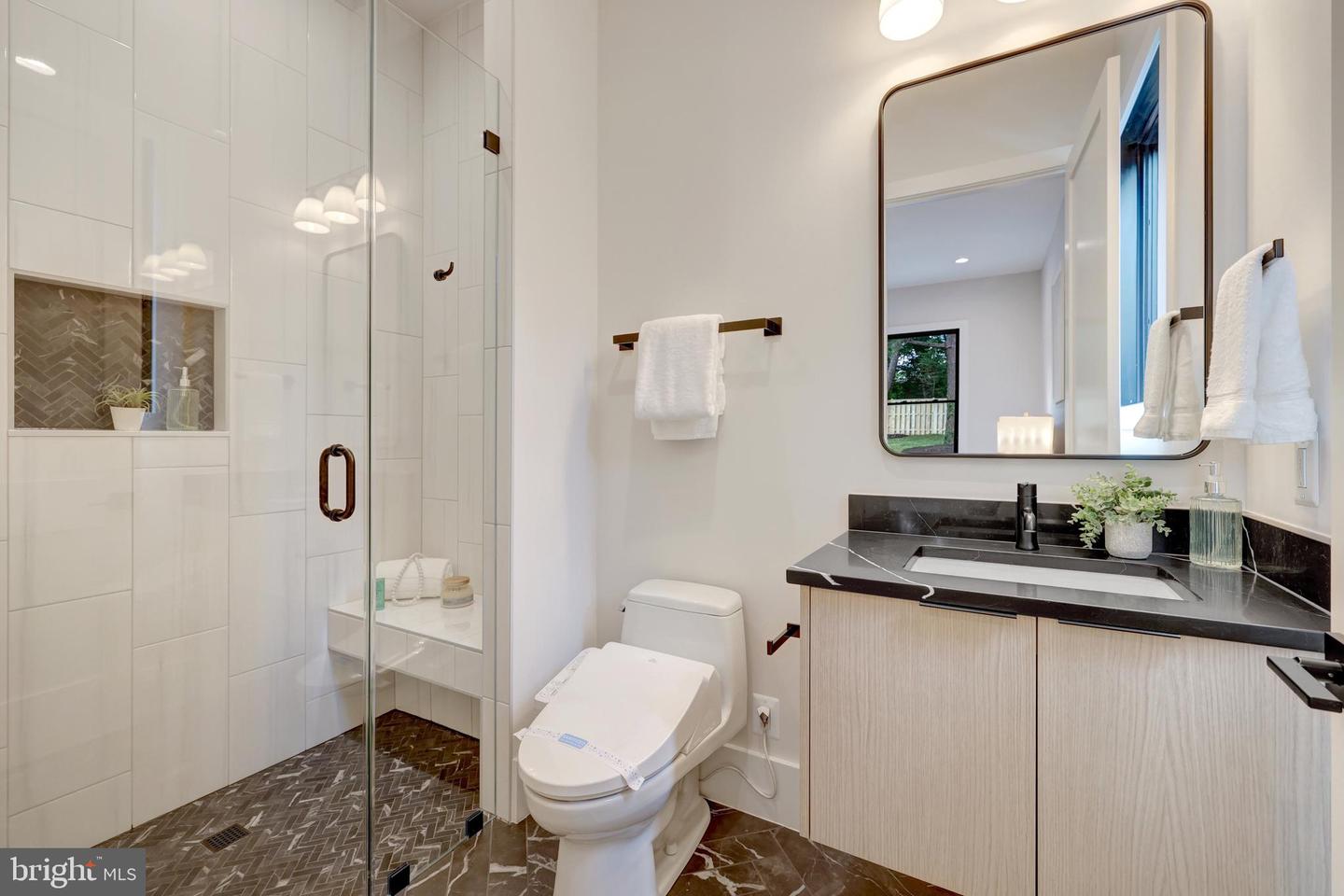 6514 BYRNES DR, MCLEAN, Virginia 22101, 6 Bedrooms Bedrooms, ,6 BathroomsBathrooms,Residential,For sale,6514 BYRNES DR,VAFX2283846 MLS # VAFX2283846 6514 BYRNES DR, MCLEAN, Virginia 22101, 6 Bedrooms Bedrooms, ,6 BathroomsBathrooms,Residential,For sale,6514 BYRNES DR,VAFX2283846 MLS # VAFX2283846