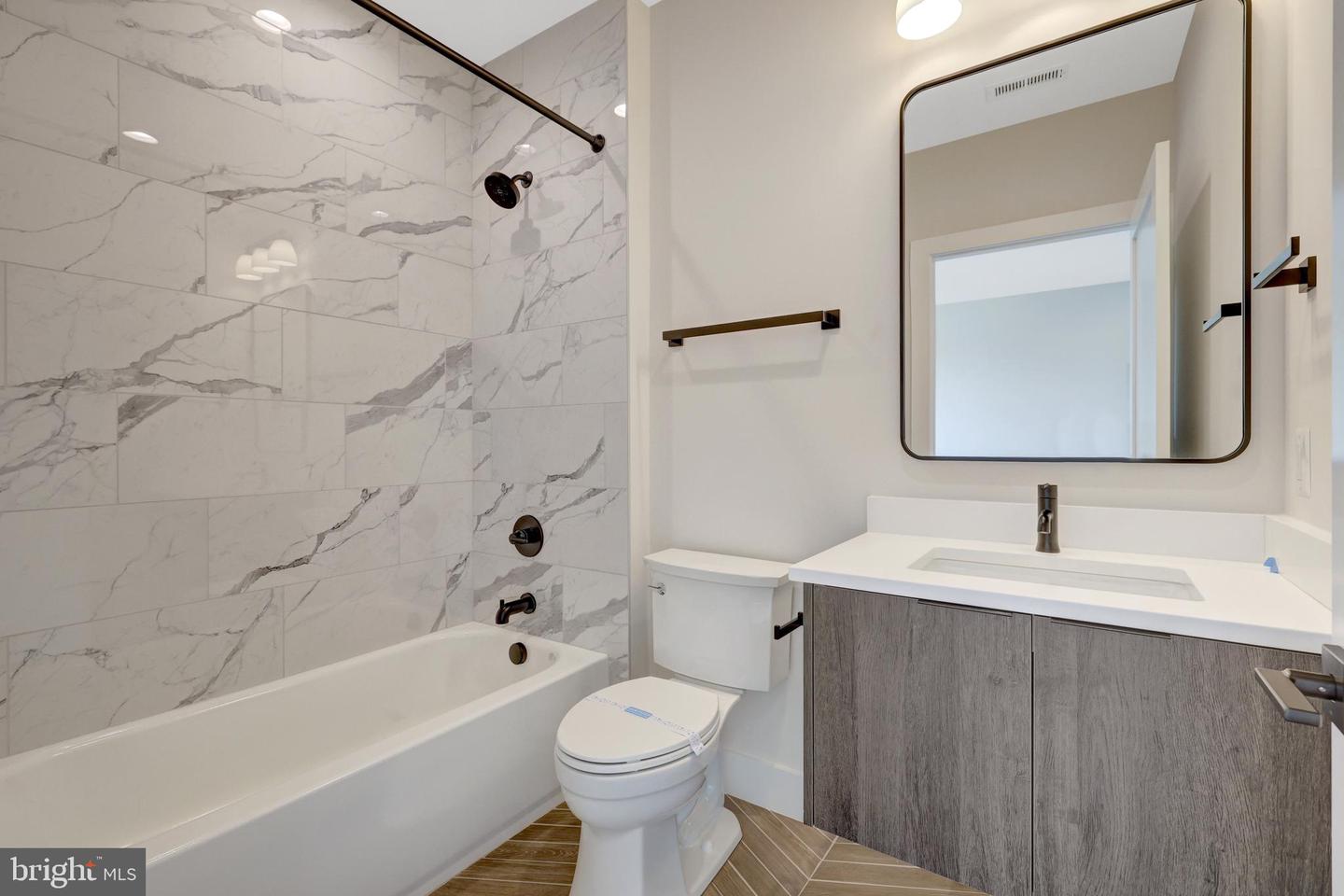 6514 BYRNES DR, MCLEAN, Virginia 22101, 6 Bedrooms Bedrooms, ,6 BathroomsBathrooms,Residential,For sale,6514 BYRNES DR,VAFX2283846 MLS # VAFX2283846 6514 BYRNES DR, MCLEAN, Virginia 22101, 6 Bedrooms Bedrooms, ,6 BathroomsBathrooms,Residential,For sale,6514 BYRNES DR,VAFX2283846 MLS # VAFX2283846