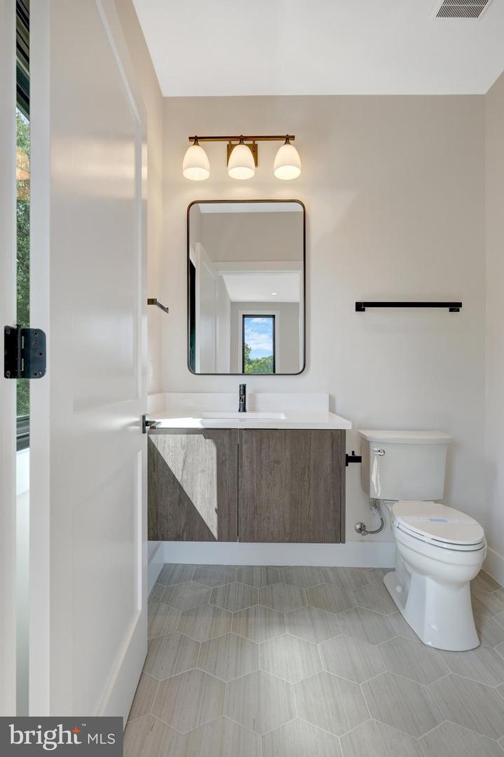 6514 BYRNES DR, MCLEAN, Virginia 22101, 6 Bedrooms Bedrooms, ,6 BathroomsBathrooms,Residential,For sale,6514 BYRNES DR,VAFX2283846 MLS # VAFX2283846 6514 BYRNES DR, MCLEAN, Virginia 22101, 6 Bedrooms Bedrooms, ,6 BathroomsBathrooms,Residential,For sale,6514 BYRNES DR,VAFX2283846 MLS # VAFX2283846